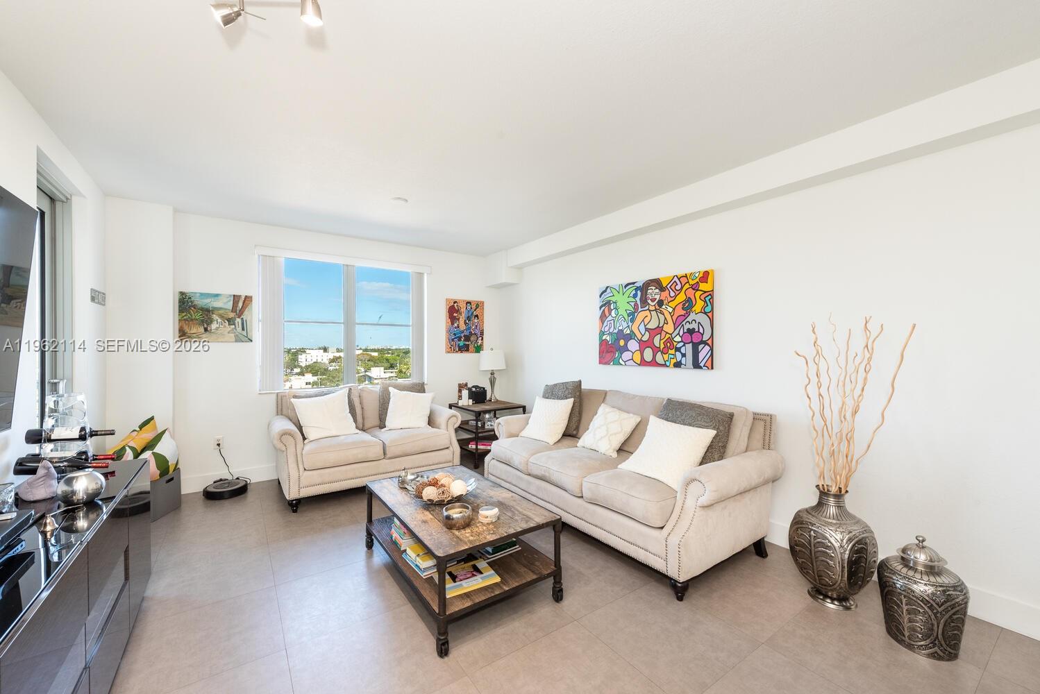 RADIUS CONDO - Residential