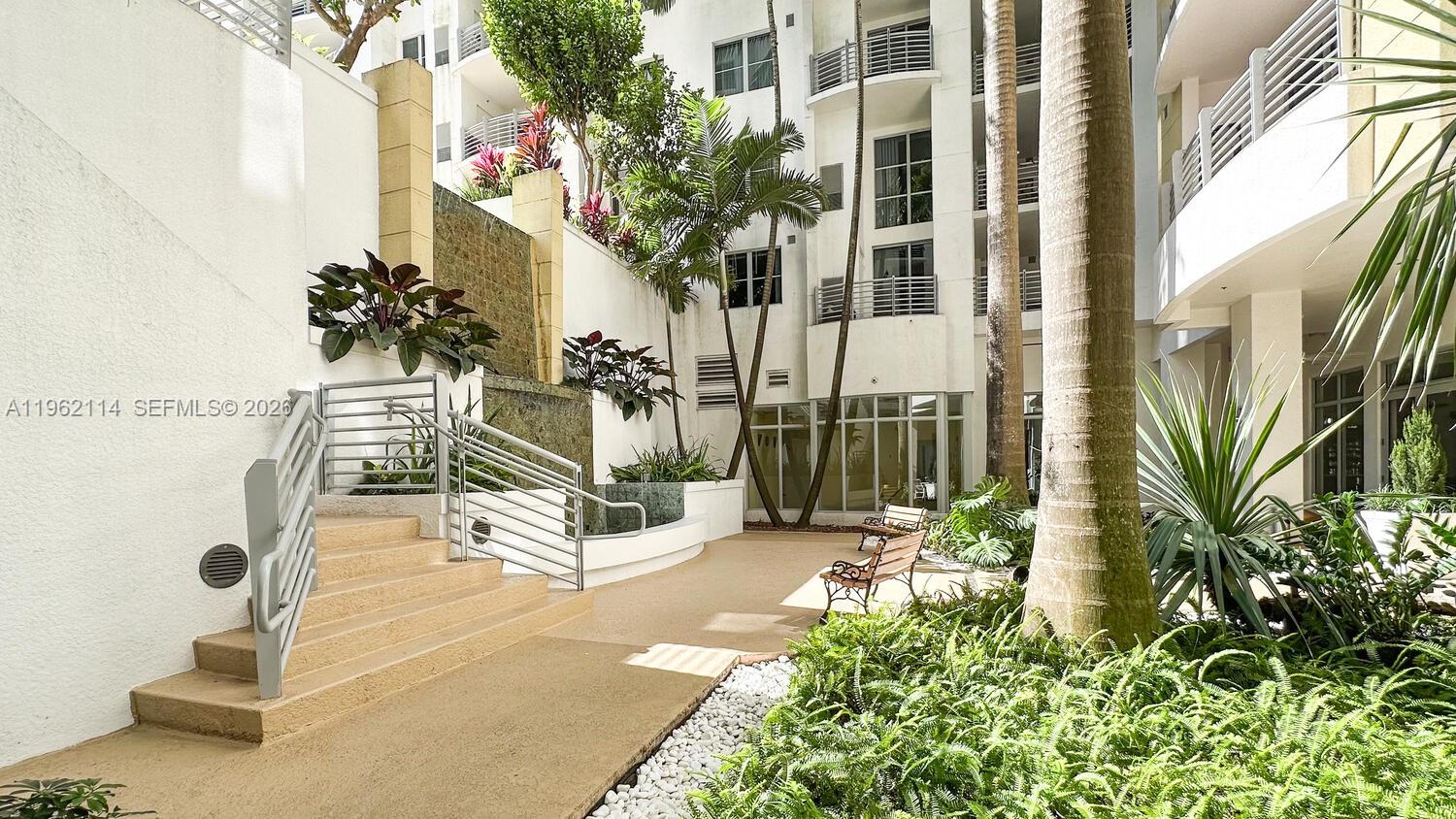 RADIUS CONDO - Residential