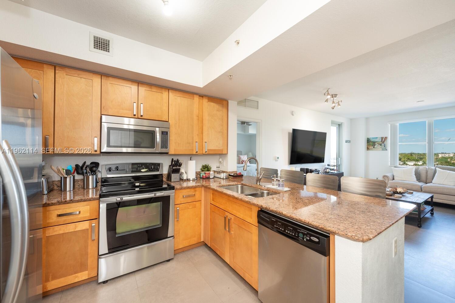 RADIUS CONDO - Residential