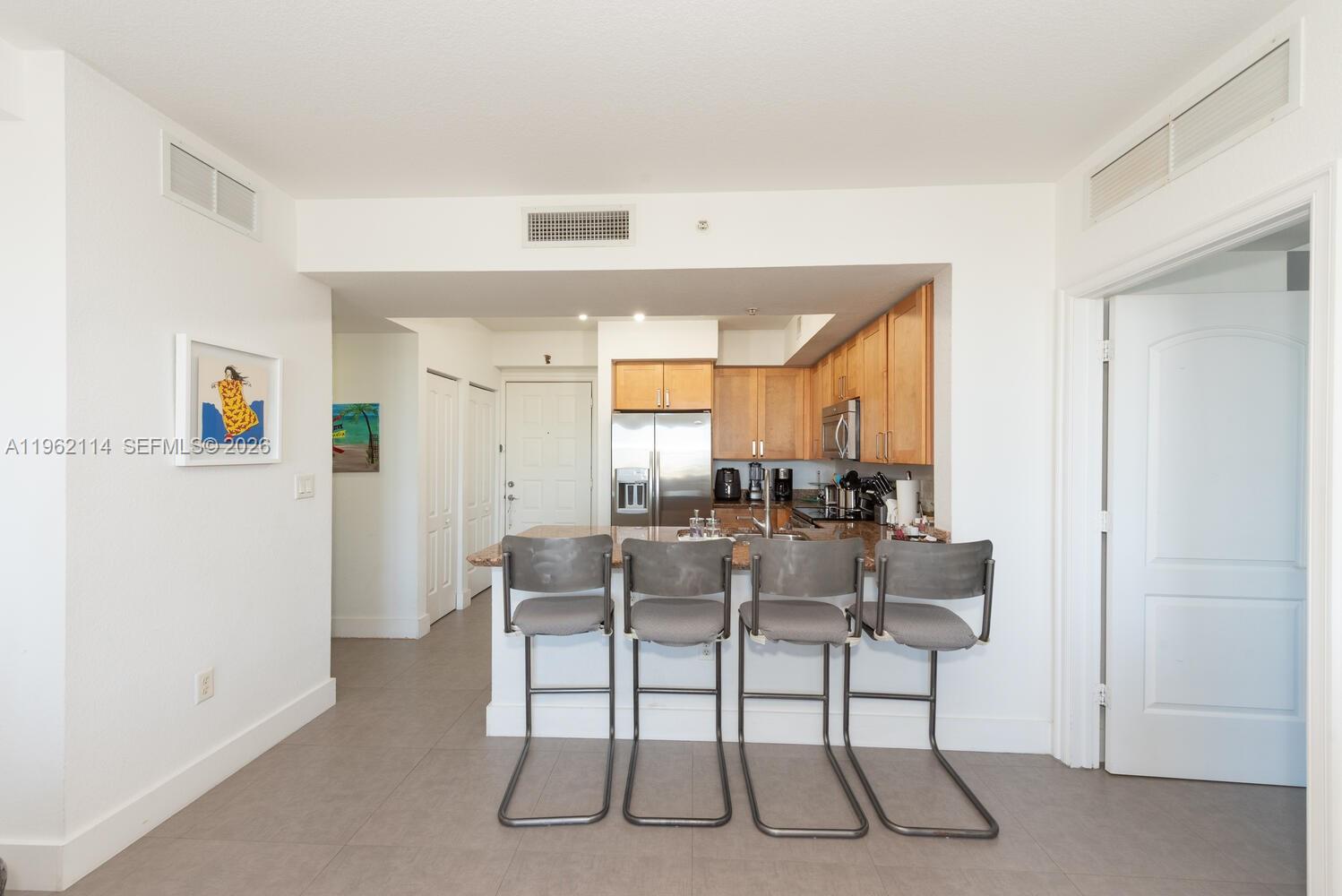 RADIUS CONDO - Residential