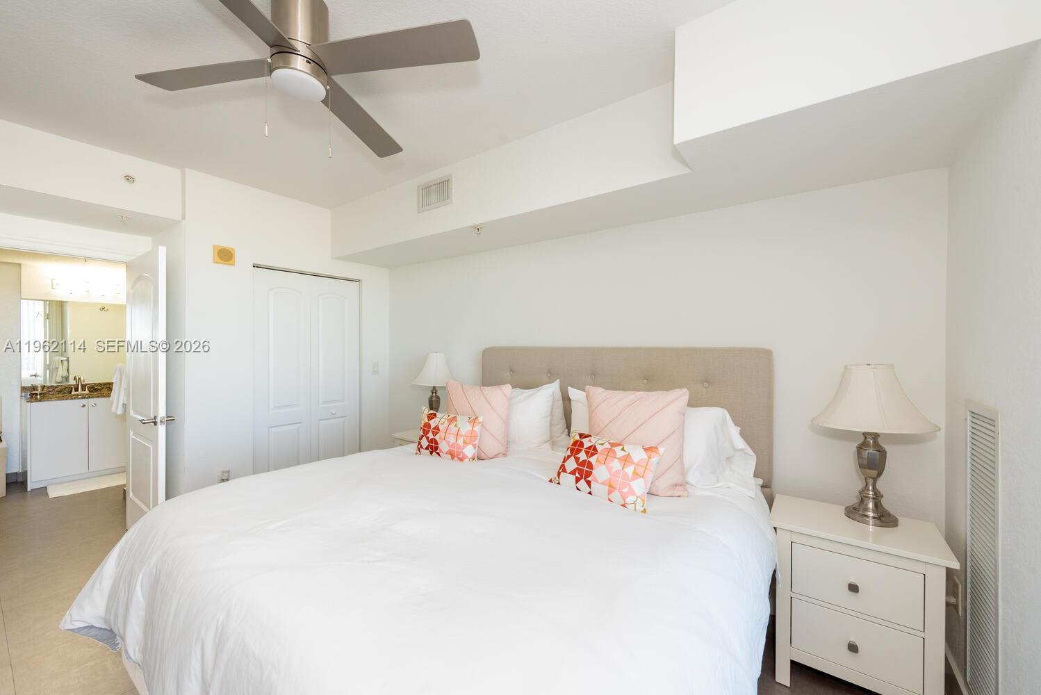 RADIUS CONDO - Residential