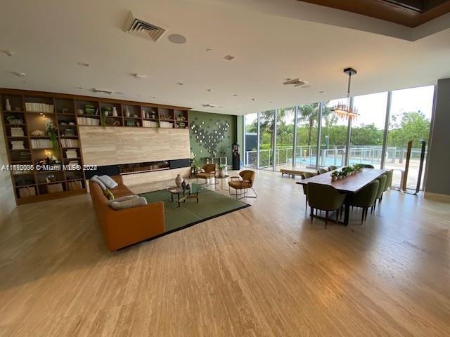 16385 Biscayne Blvd 1418