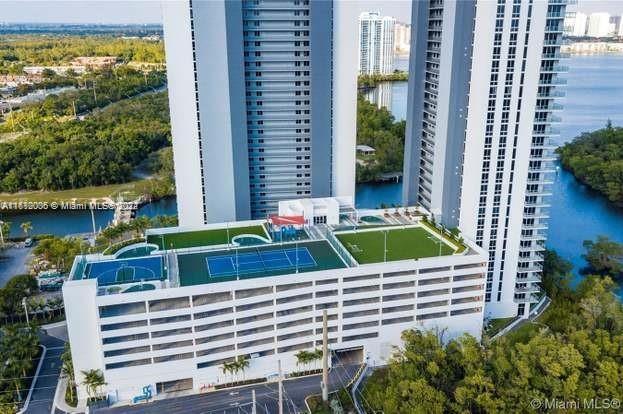 16385 Biscayne Blvd 1418