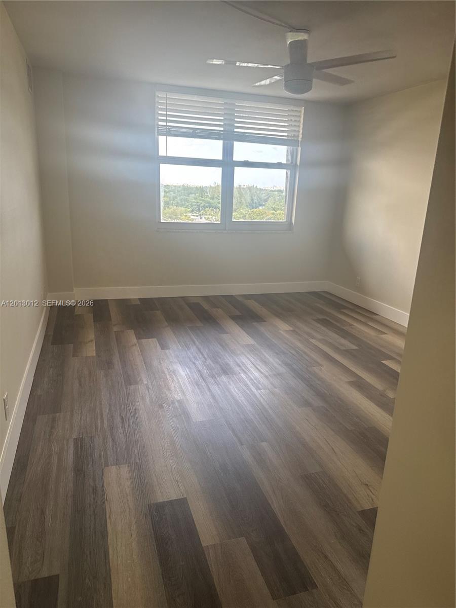 RUNAWAY BAY CONDO - Residential