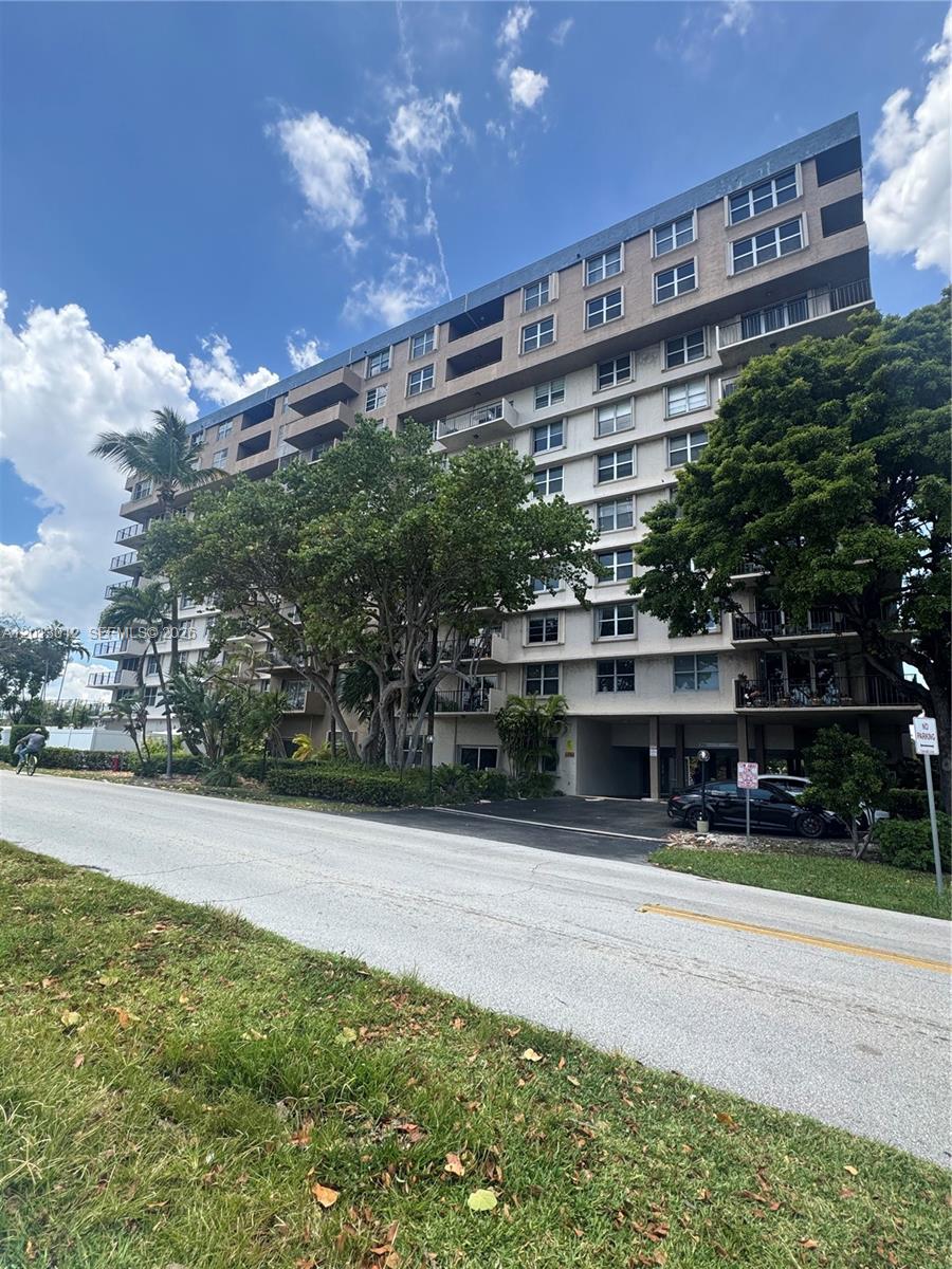 RUNAWAY BAY CONDO - Residential