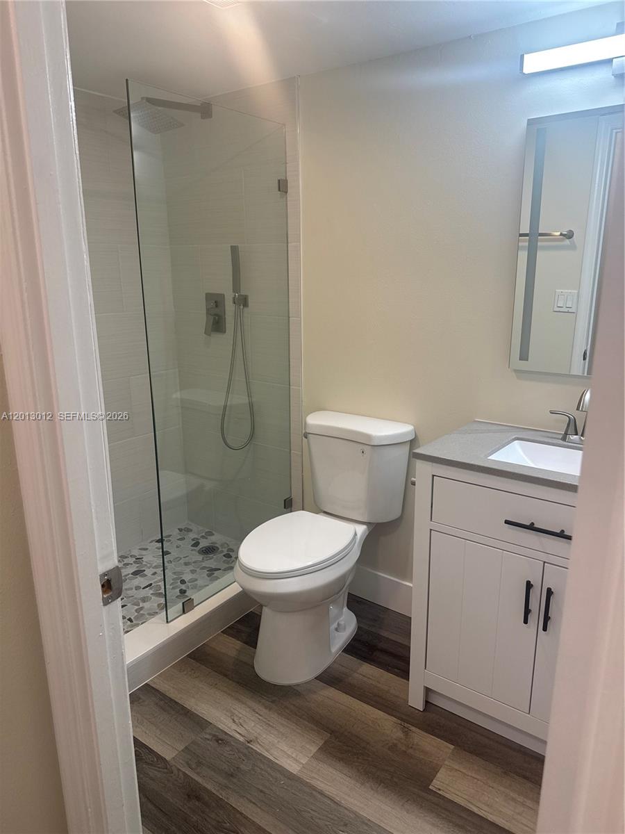 RUNAWAY BAY CONDO - Residential