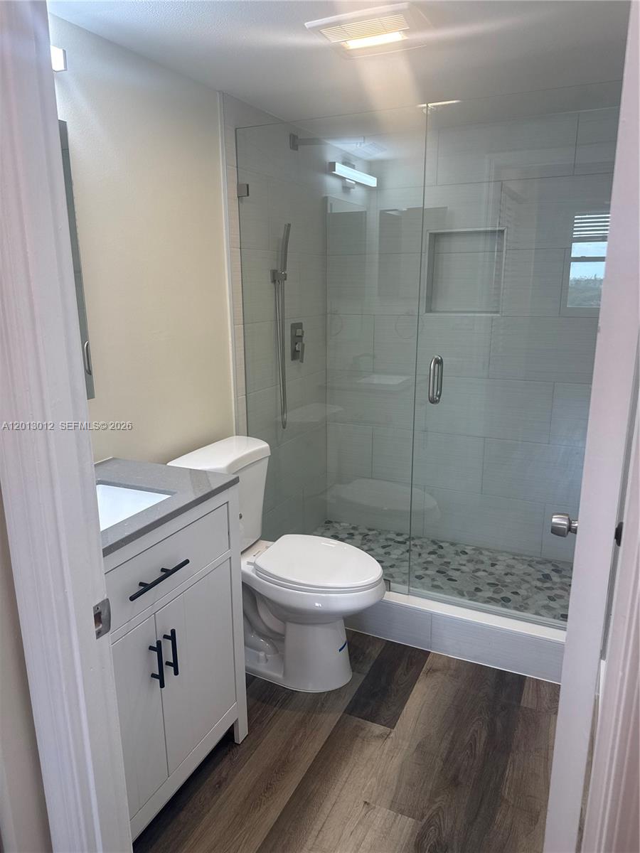RUNAWAY BAY CONDO - Residential