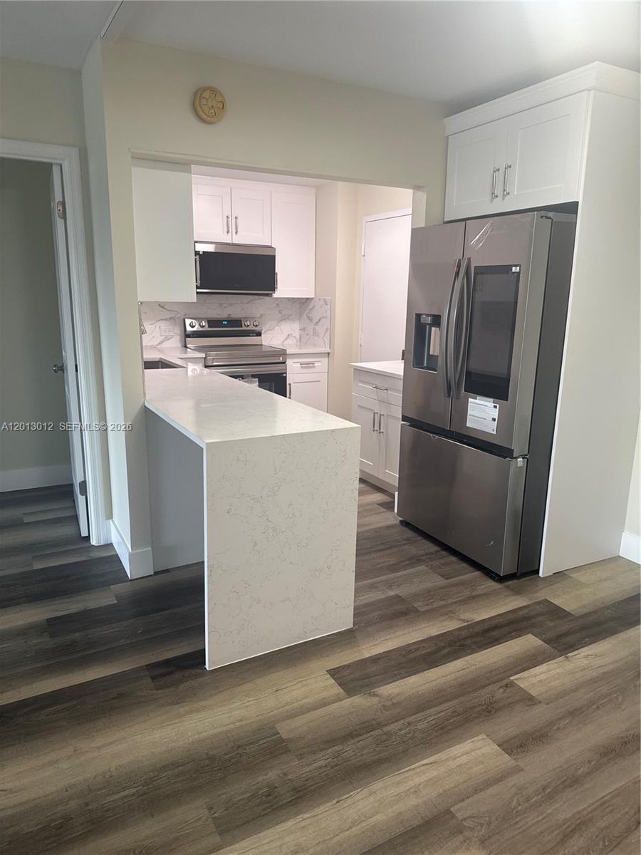 RUNAWAY BAY CONDO - Residential