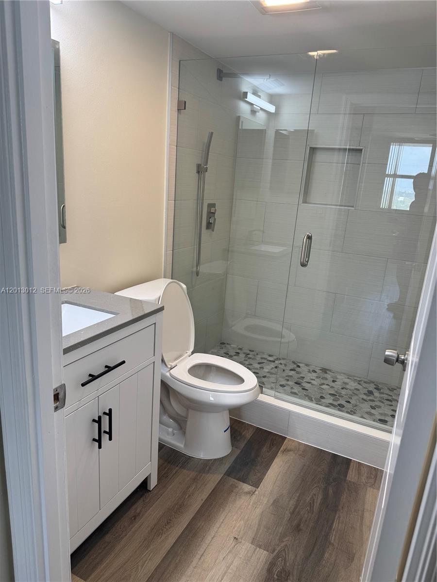RUNAWAY BAY CONDO - Residential