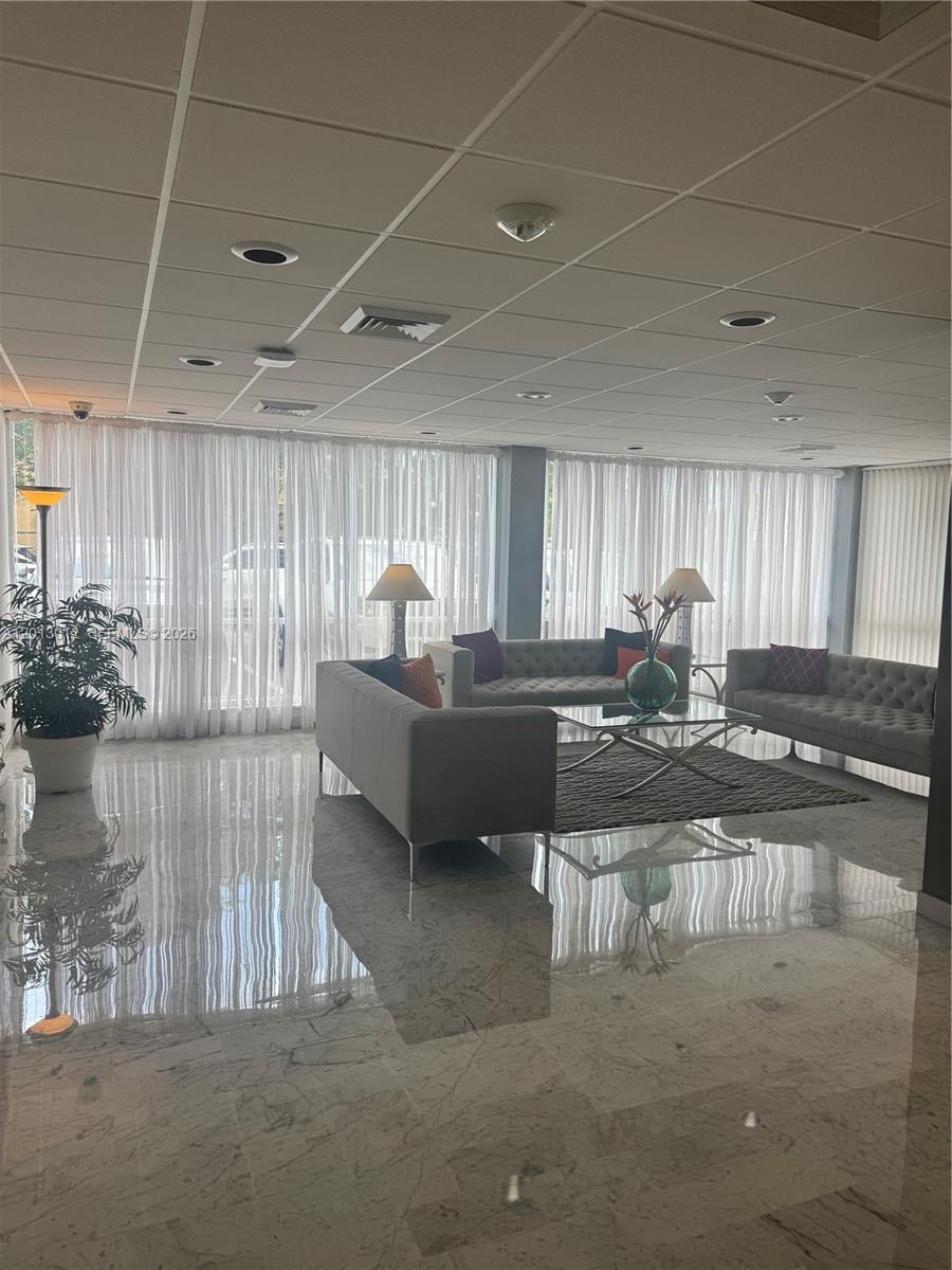 RUNAWAY BAY CONDO - Residential