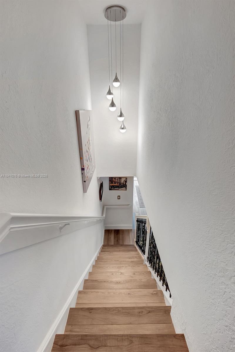 MARINA REAL CONDO NO 5 - Residential