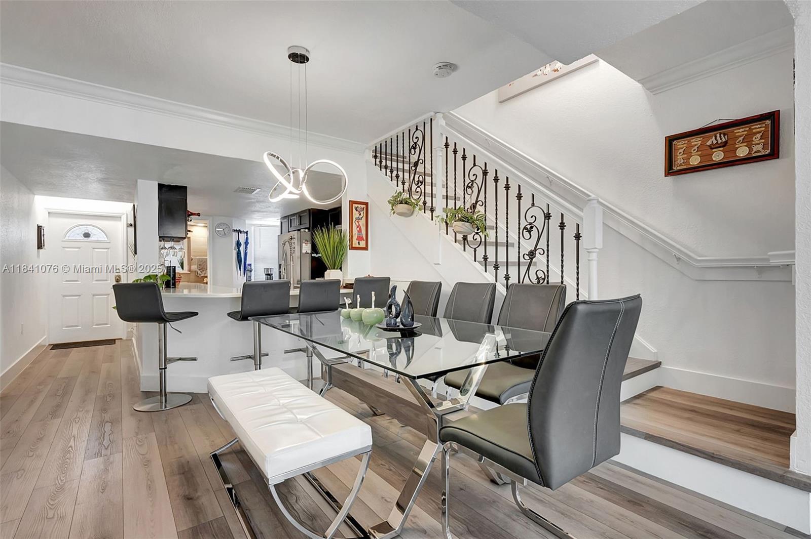 MARINA REAL CONDO NO 5 - Residential