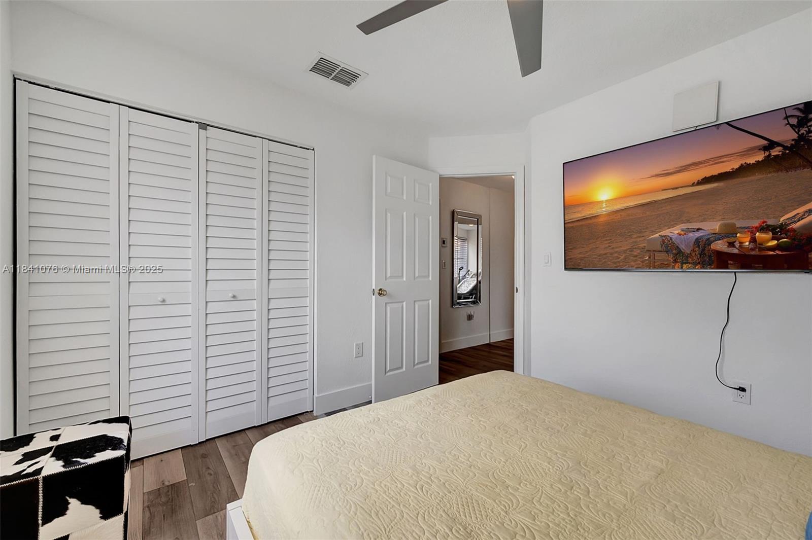 MARINA REAL CONDO NO 5 - Residential