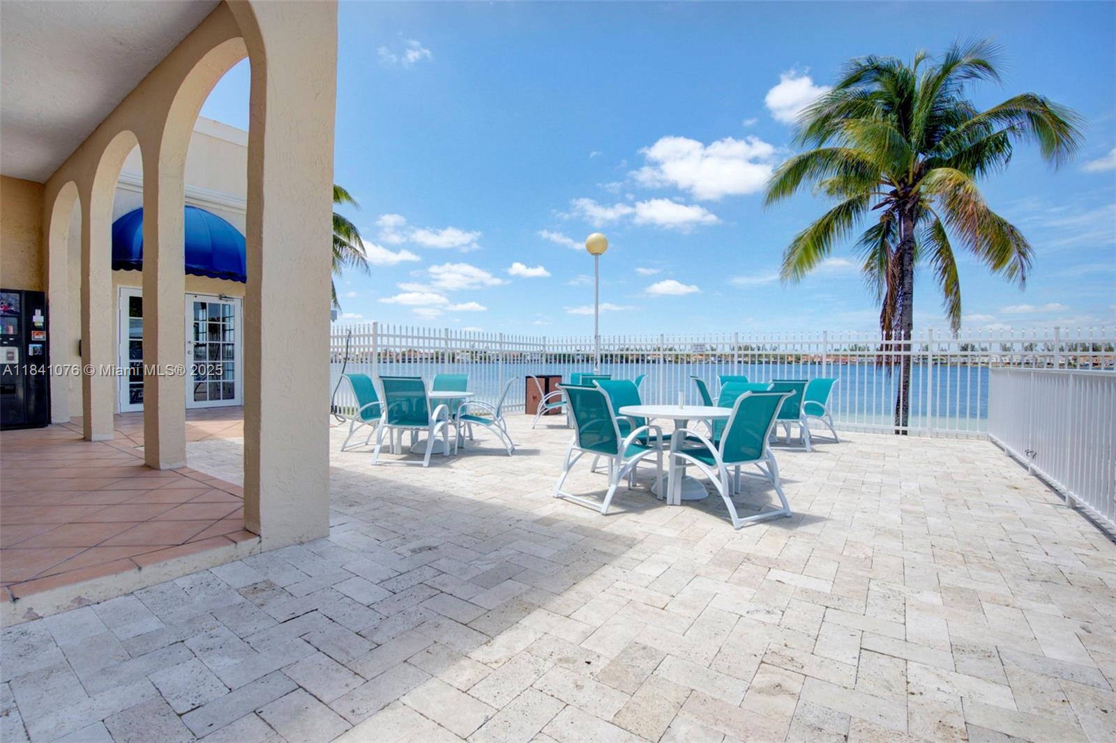 MARINA REAL CONDO NO 5 - Residential