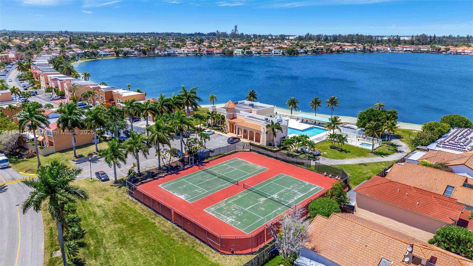 MARINA REAL CONDO NO 5 - Residential