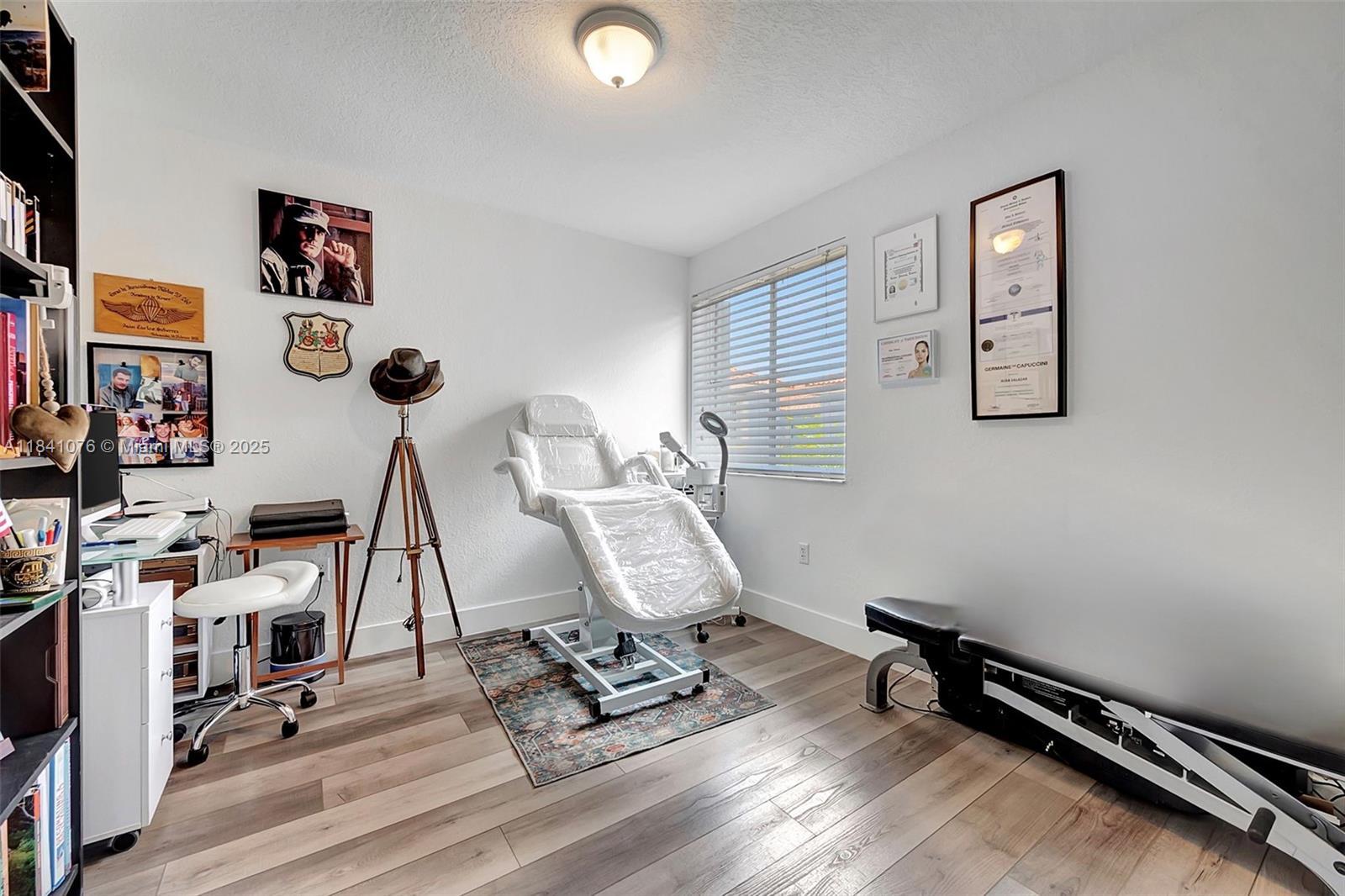 MARINA REAL CONDO NO 5 - Residential