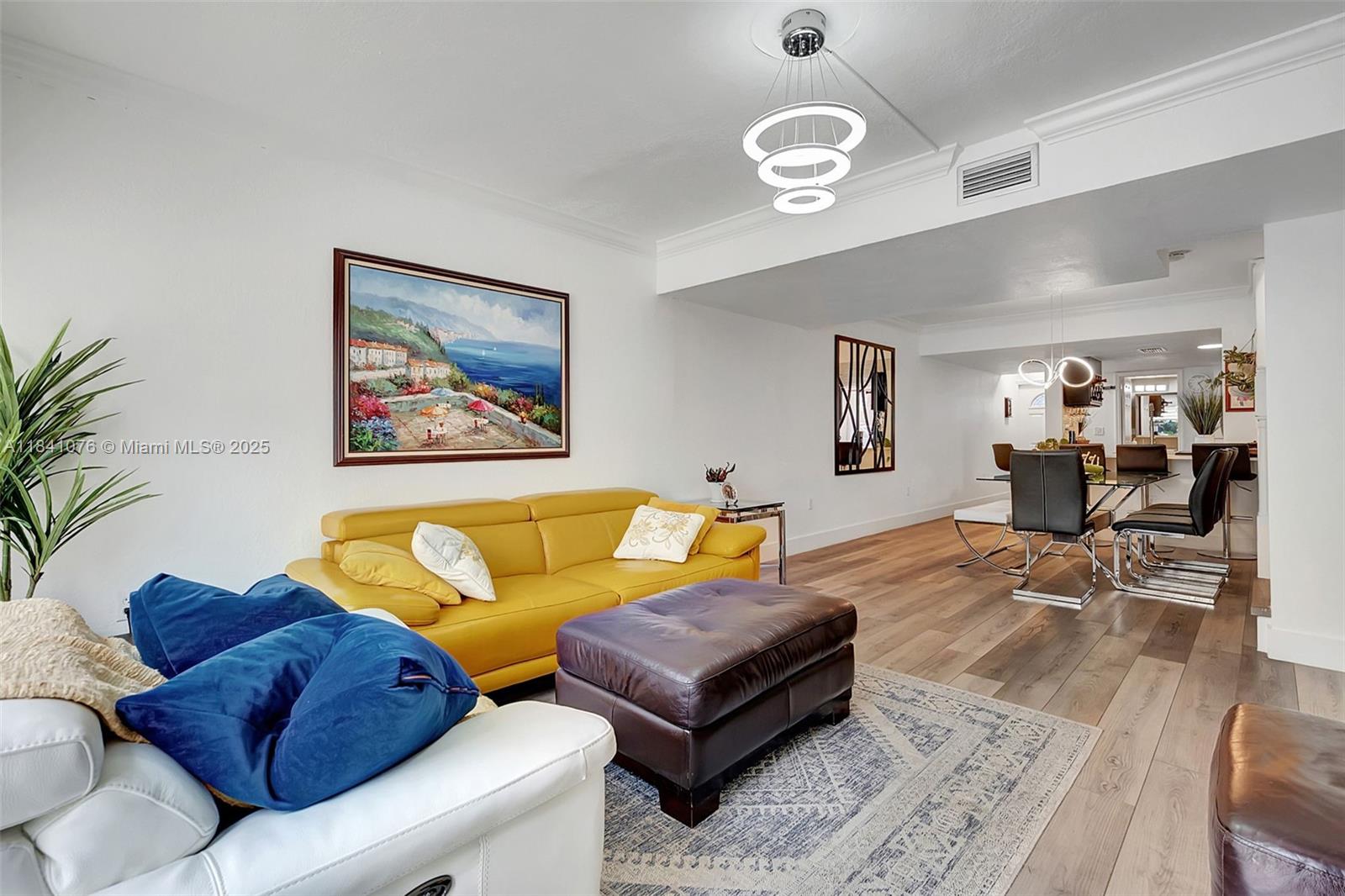 MARINA REAL CONDO NO 5 - Residential