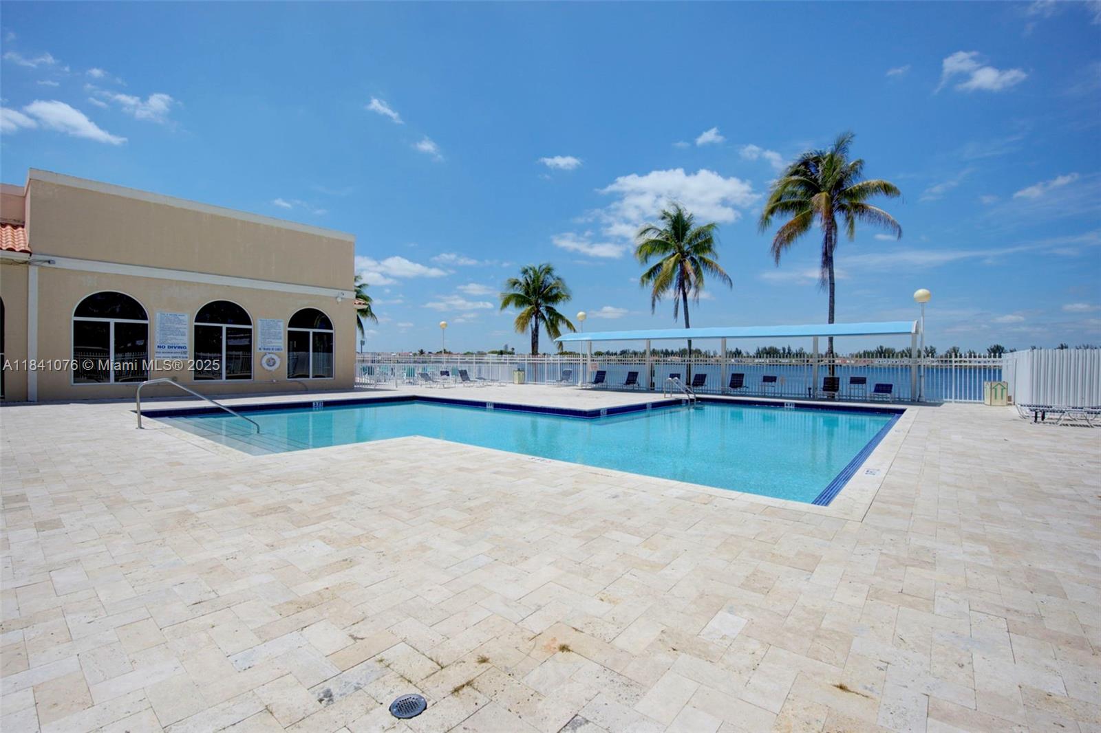 MARINA REAL CONDO NO 5 - Residential