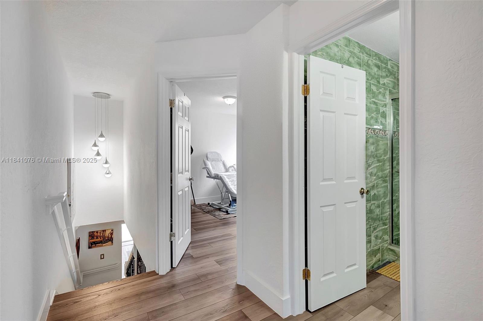 MARINA REAL CONDO NO 5 - Residential