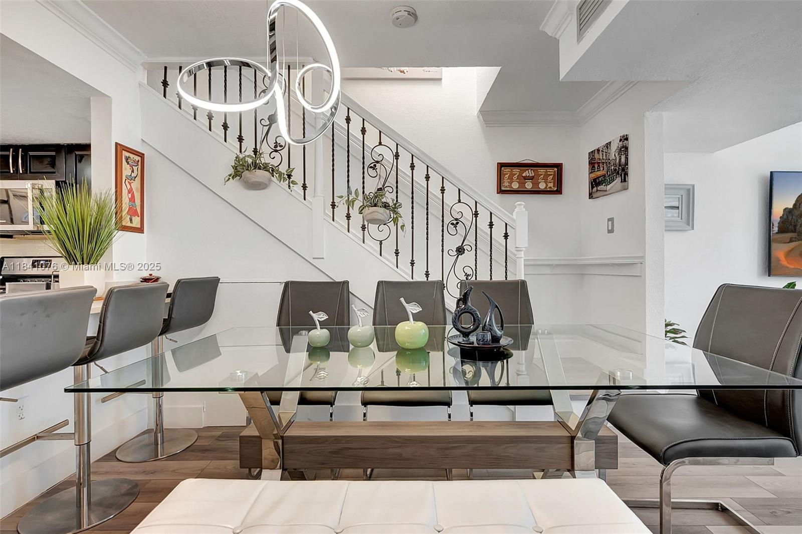 MARINA REAL CONDO NO 5 - Residential