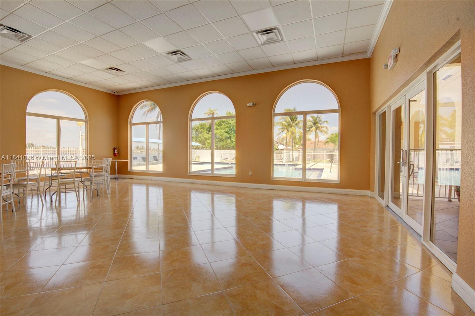 MARINA REAL CONDO NO 5 - Residential