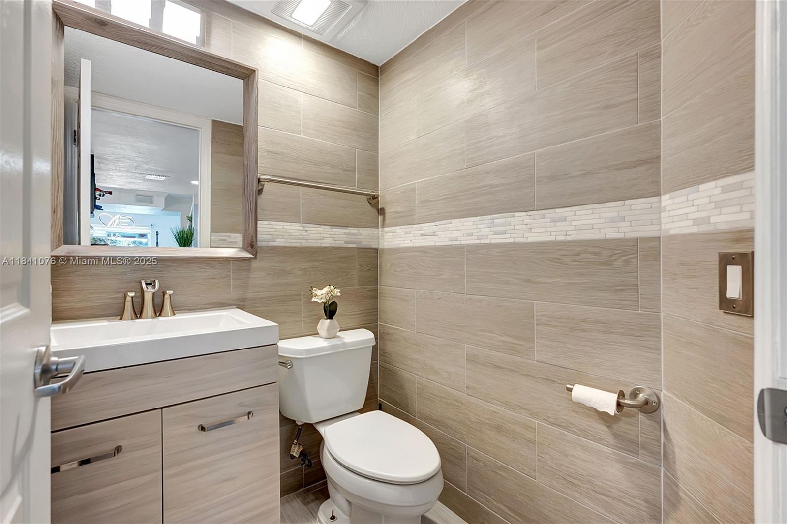 MARINA REAL CONDO NO 5 - Residential