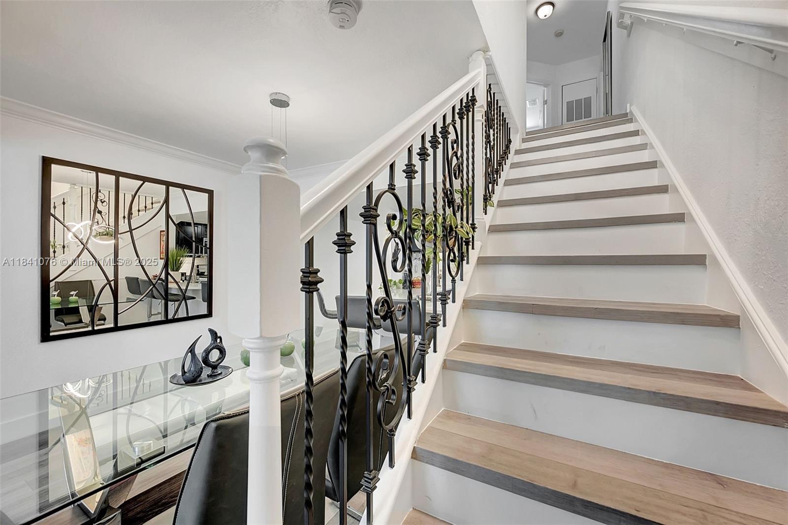 MARINA REAL CONDO NO 5 - Residential