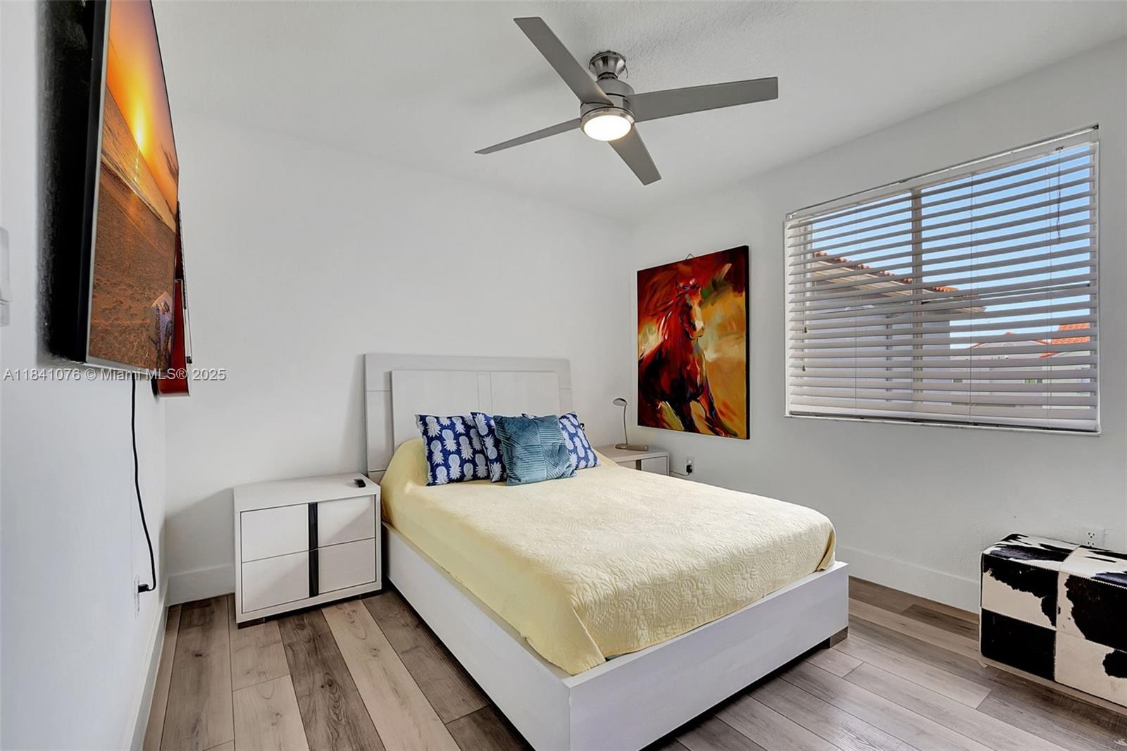 MARINA REAL CONDO NO 5 - Residential