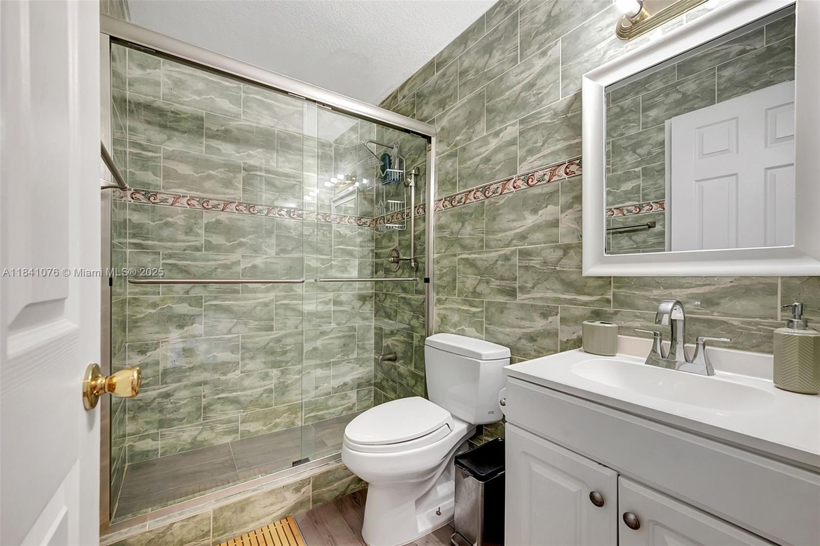 MARINA REAL CONDO NO 5 - Residential