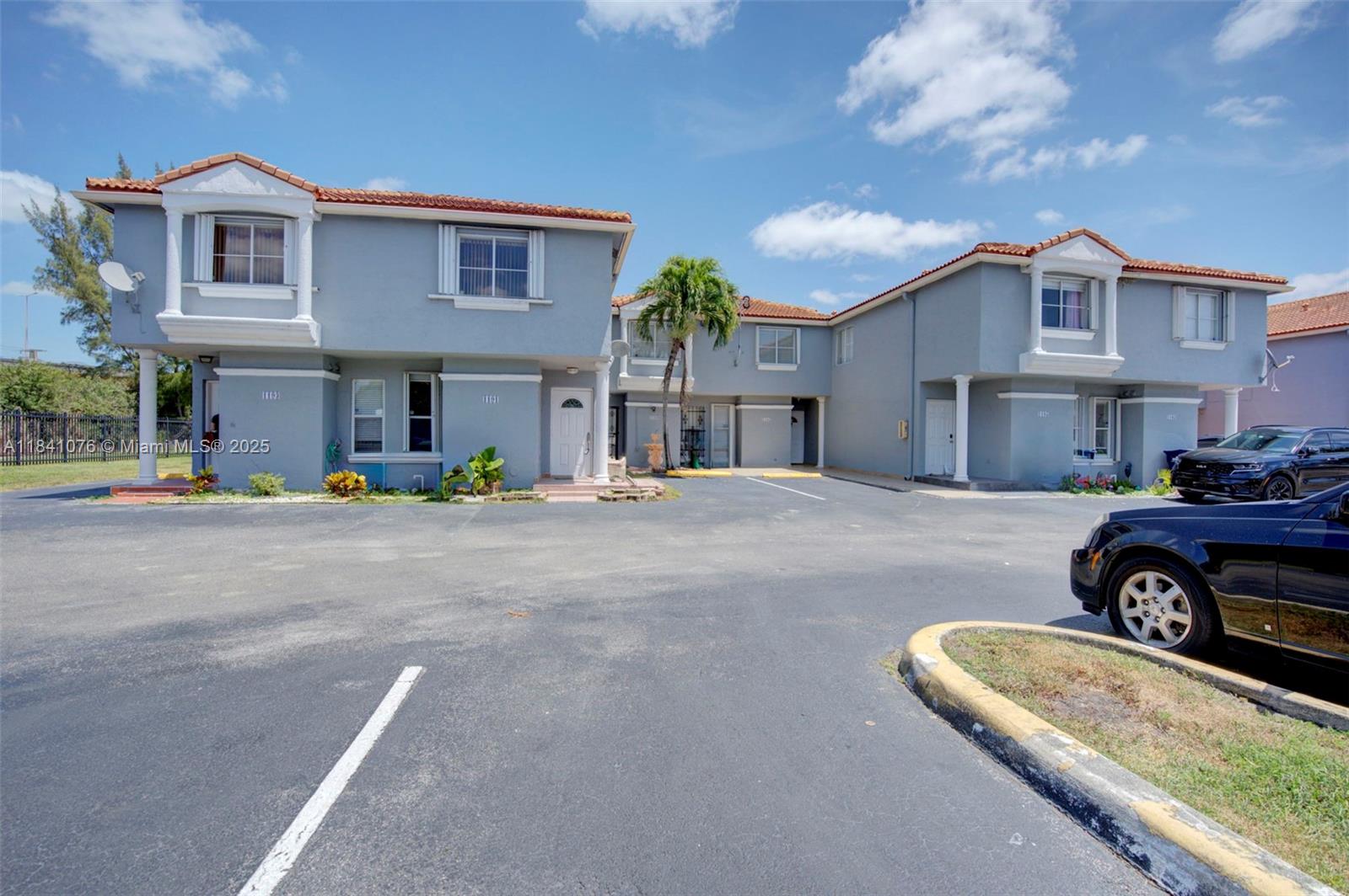 MARINA REAL CONDO NO 5 - Residential