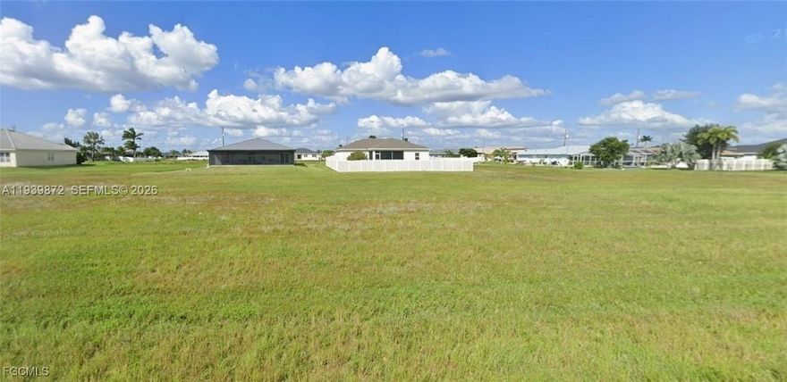 VACANT RESIDENTIAL LOT IN CAPE CORAL.