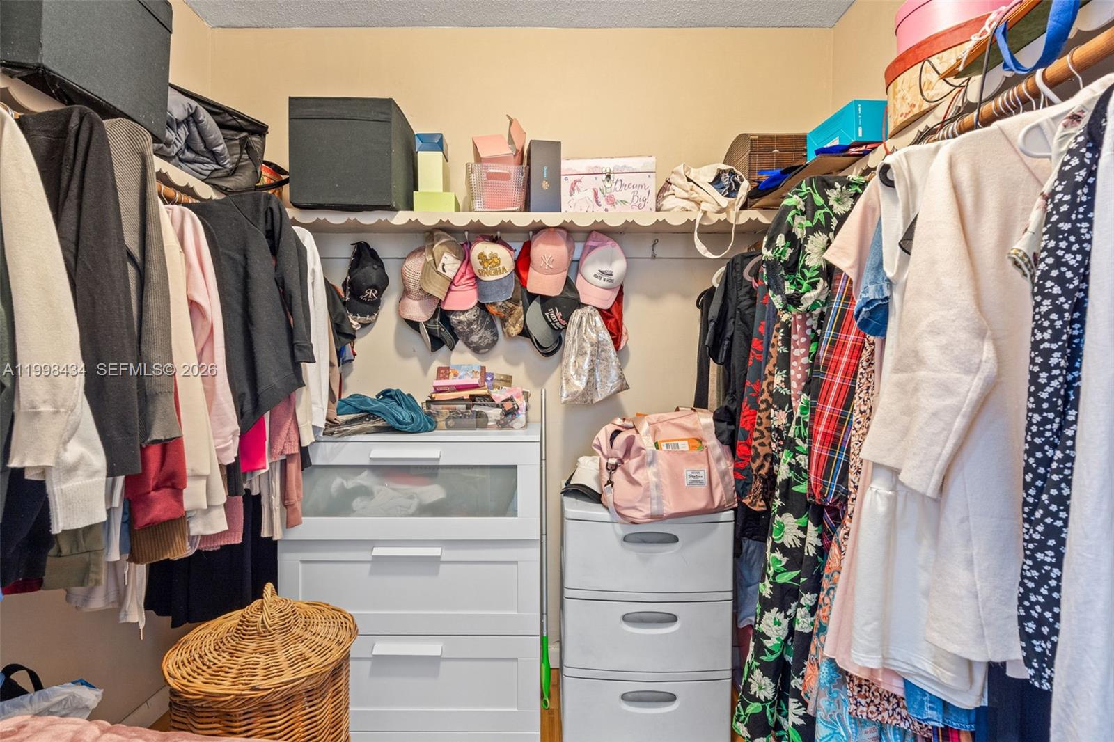 HOLLYWOOD HILLS AMEN PLAT - Residential