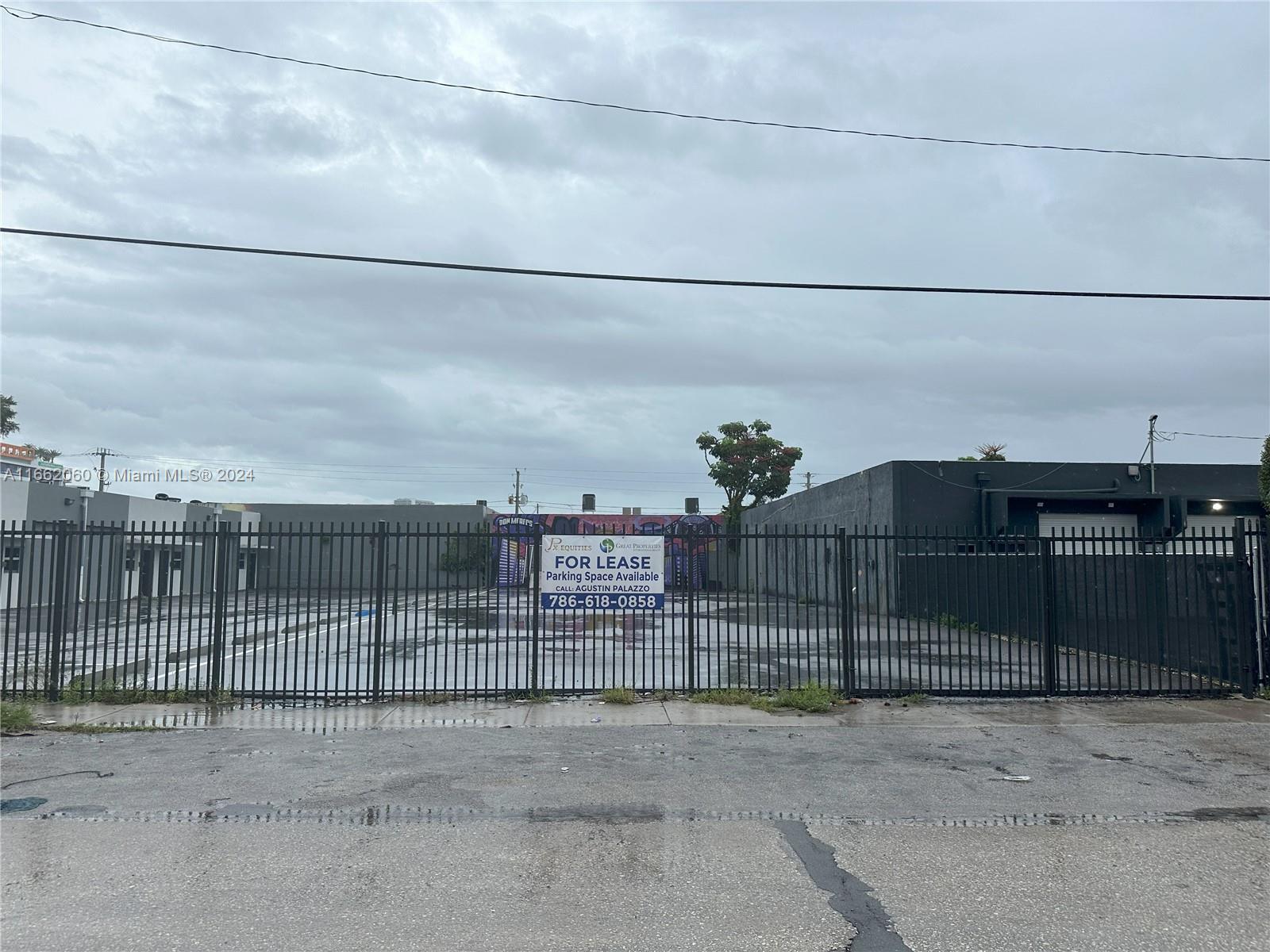 1740 NW 22nd St