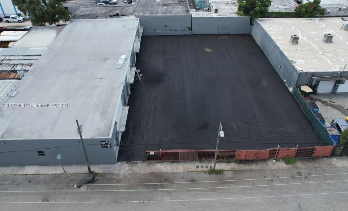 1740 NW 22nd St