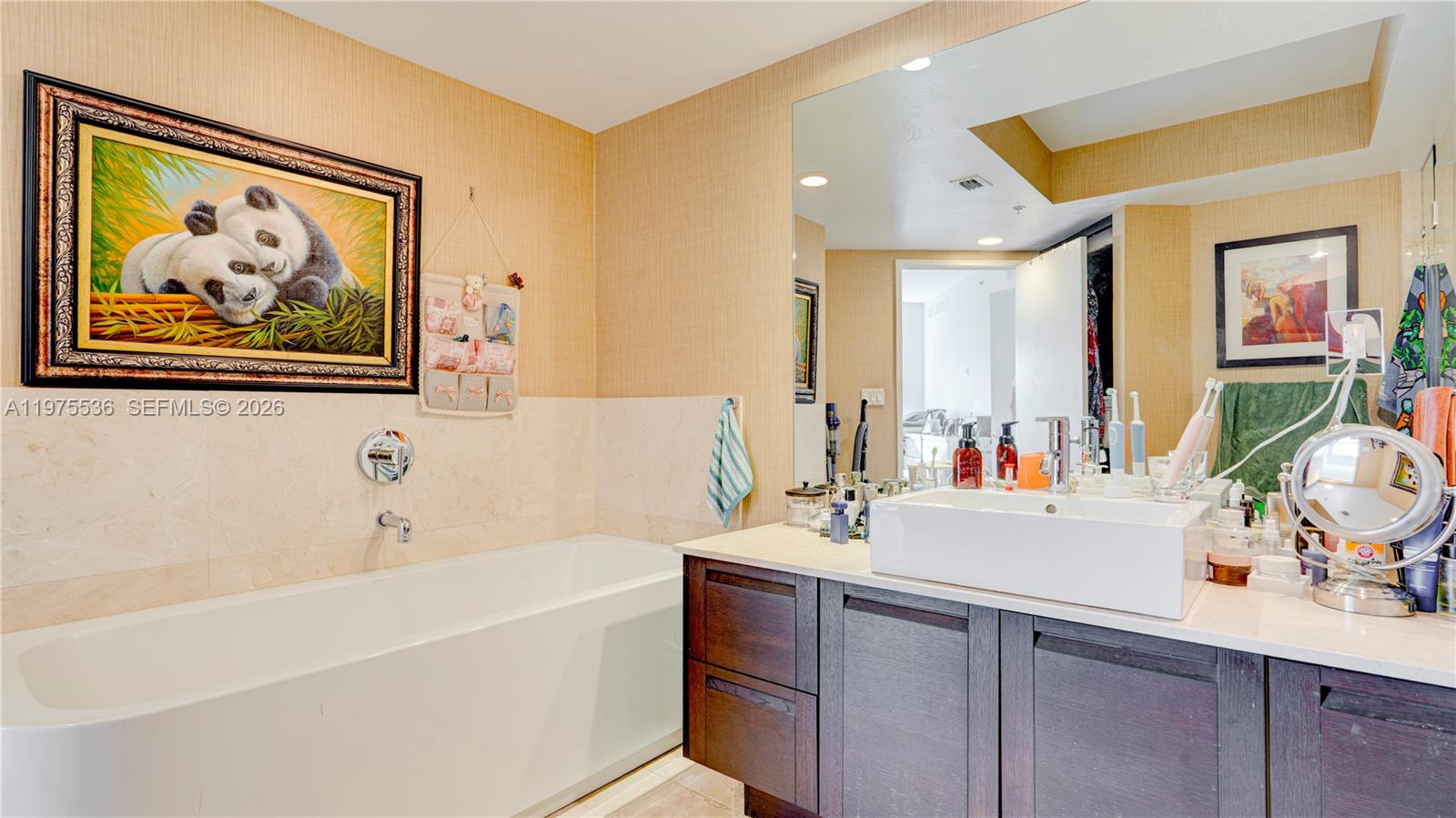 ST TROPEZ ON THE BAY II C - Residential