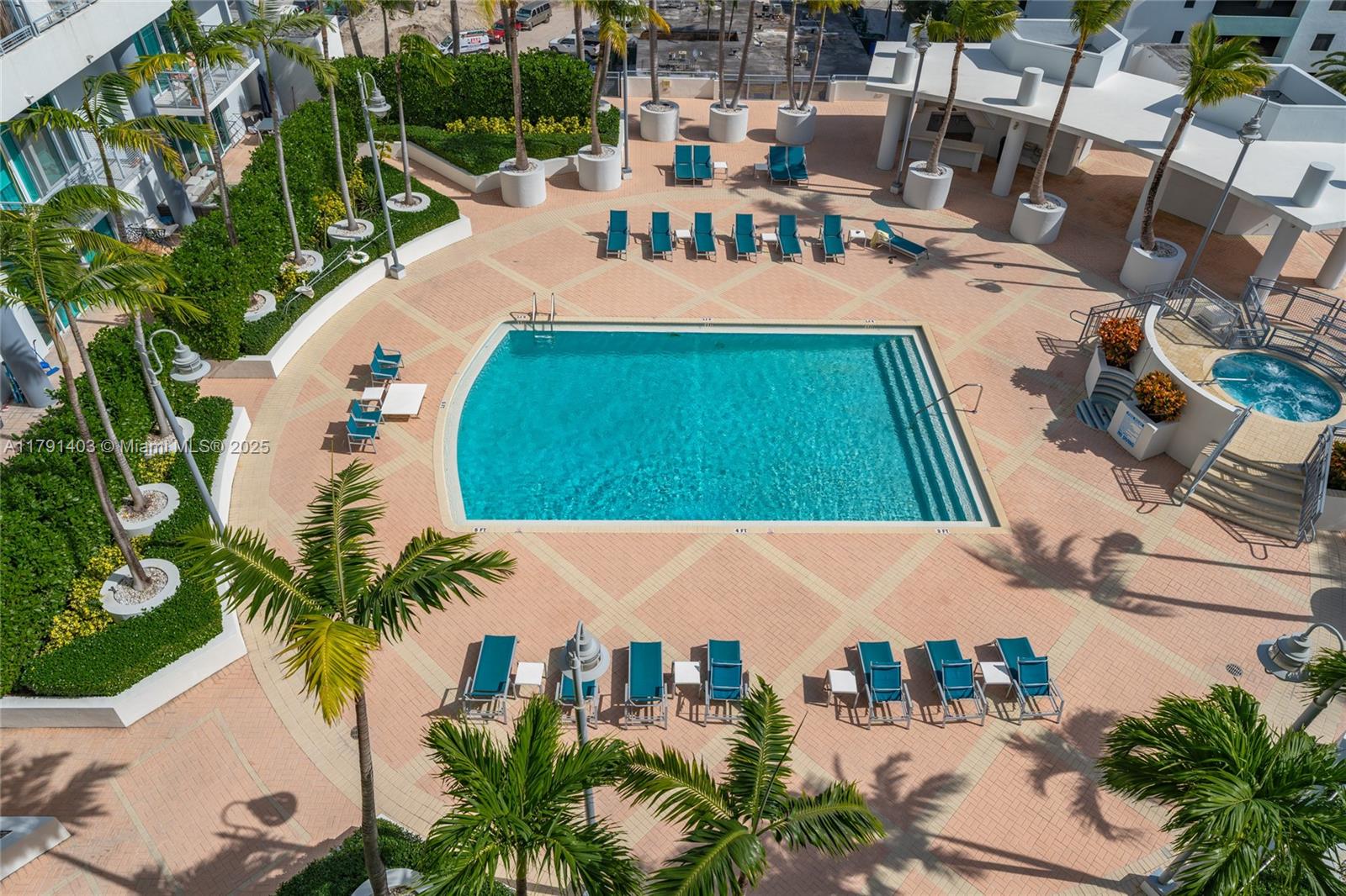 CITY 24 CONDO - Residential