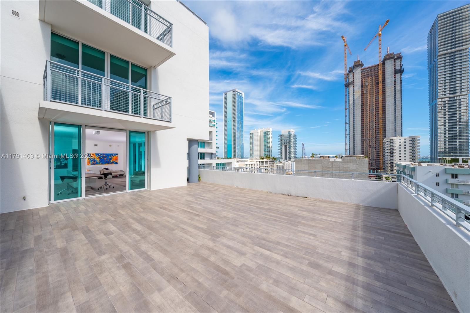 350 NE 24th St 901