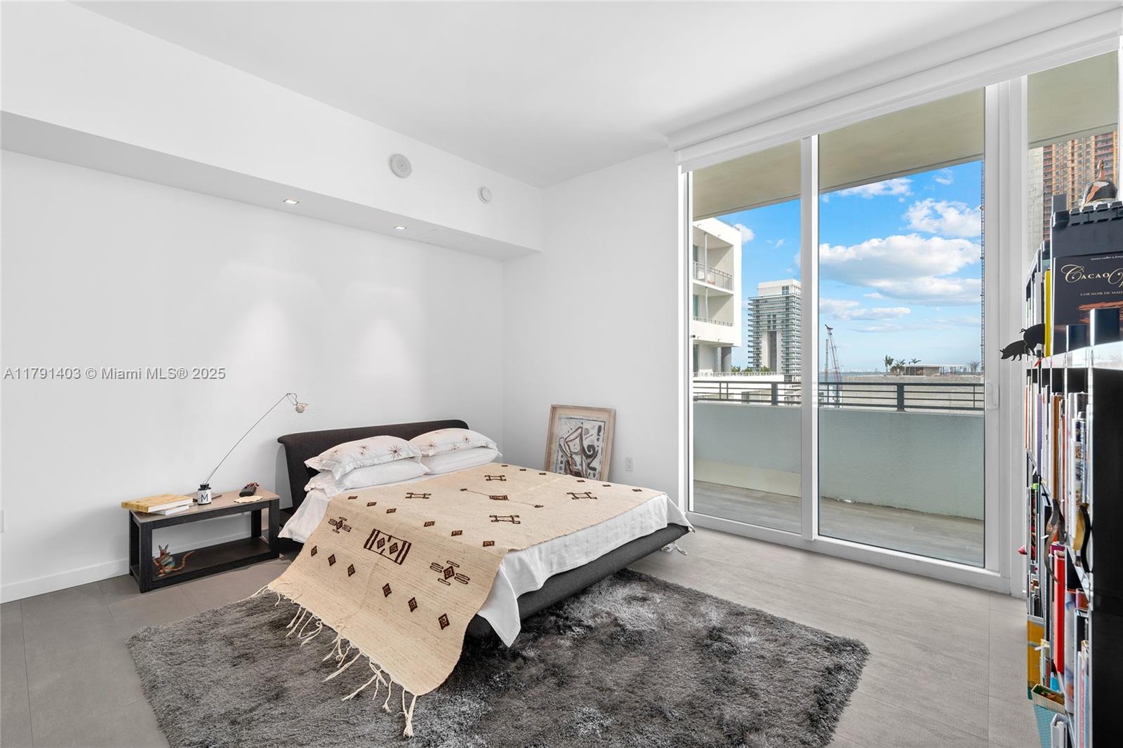 CITY 24 CONDO - Residential