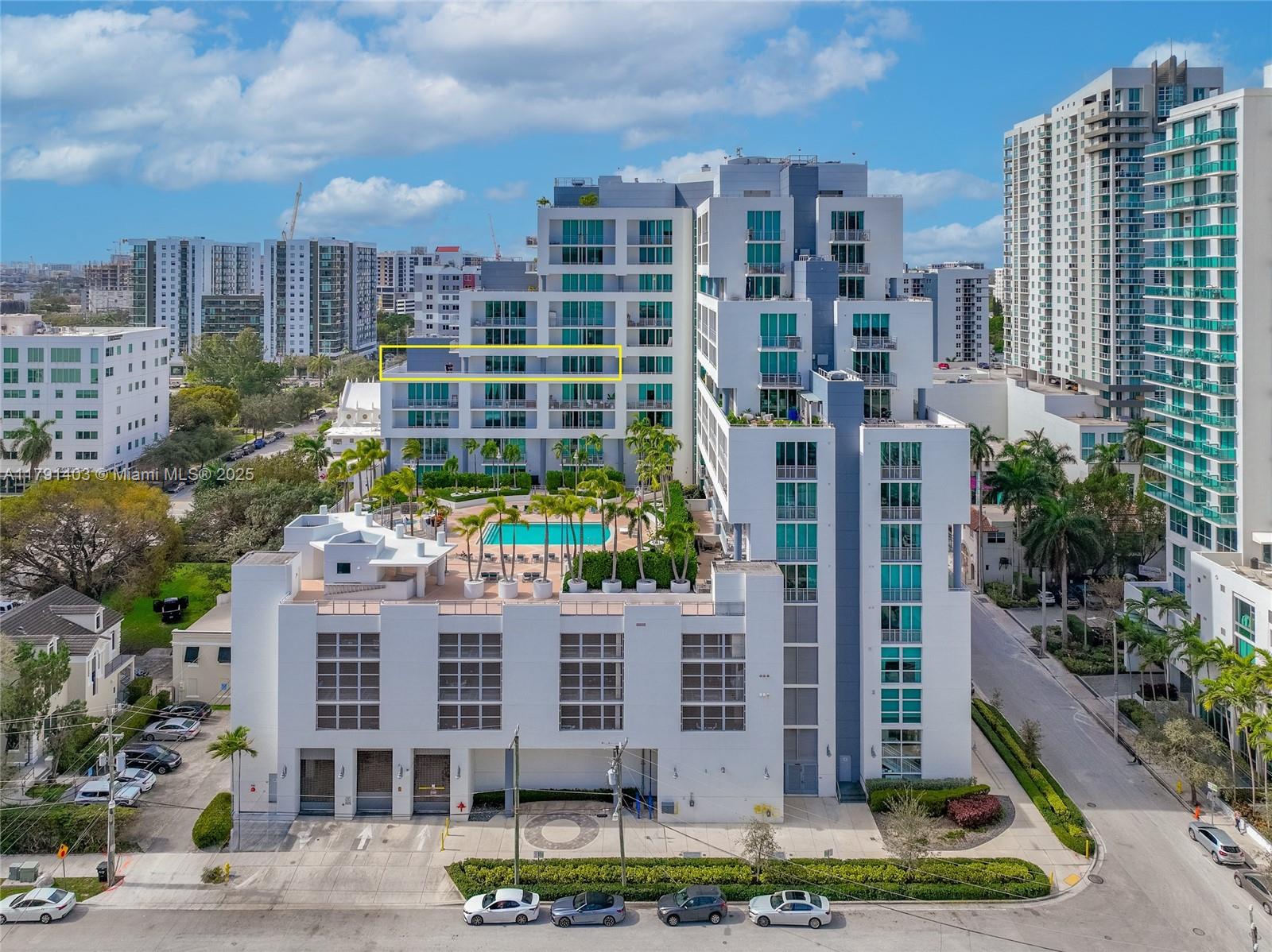 350 NE 24th St 901