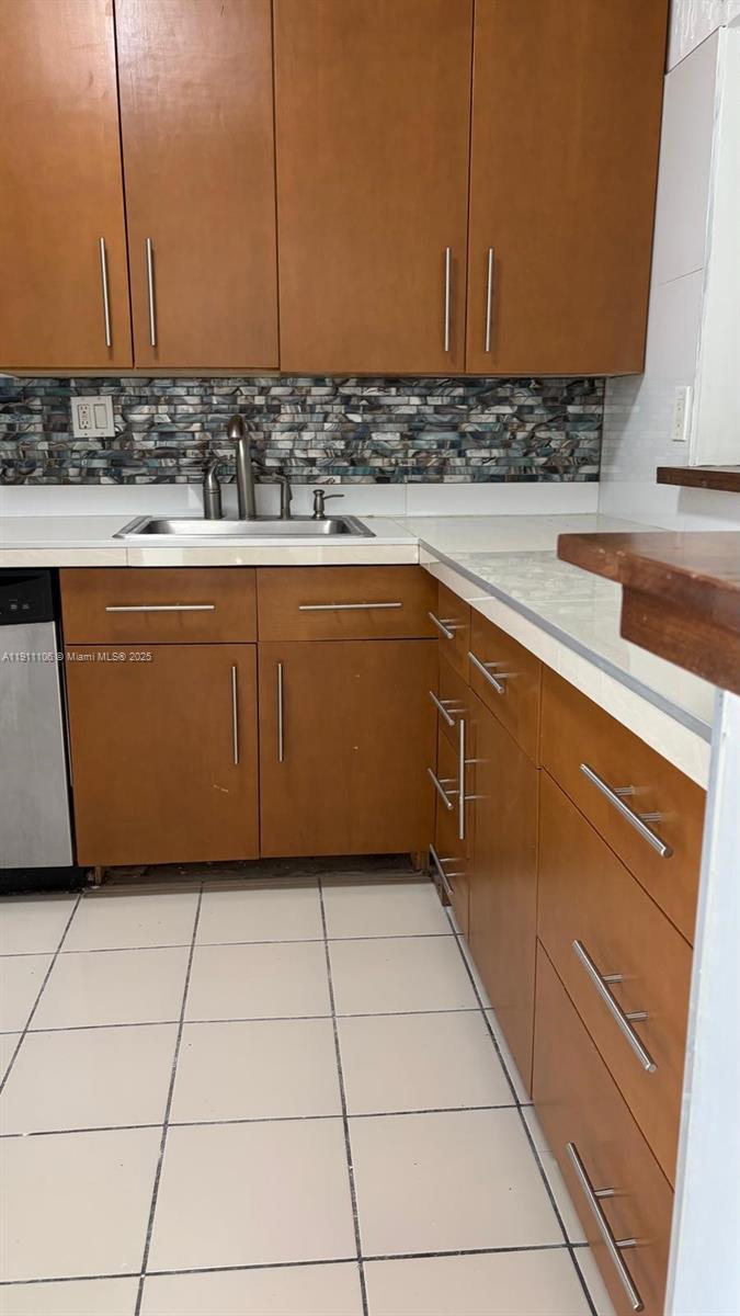 VERSAILLES GARDENS CONDO - Residential Lease