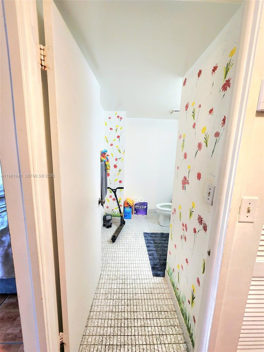 WINSTON TOWERS 600 CONDO - Residential