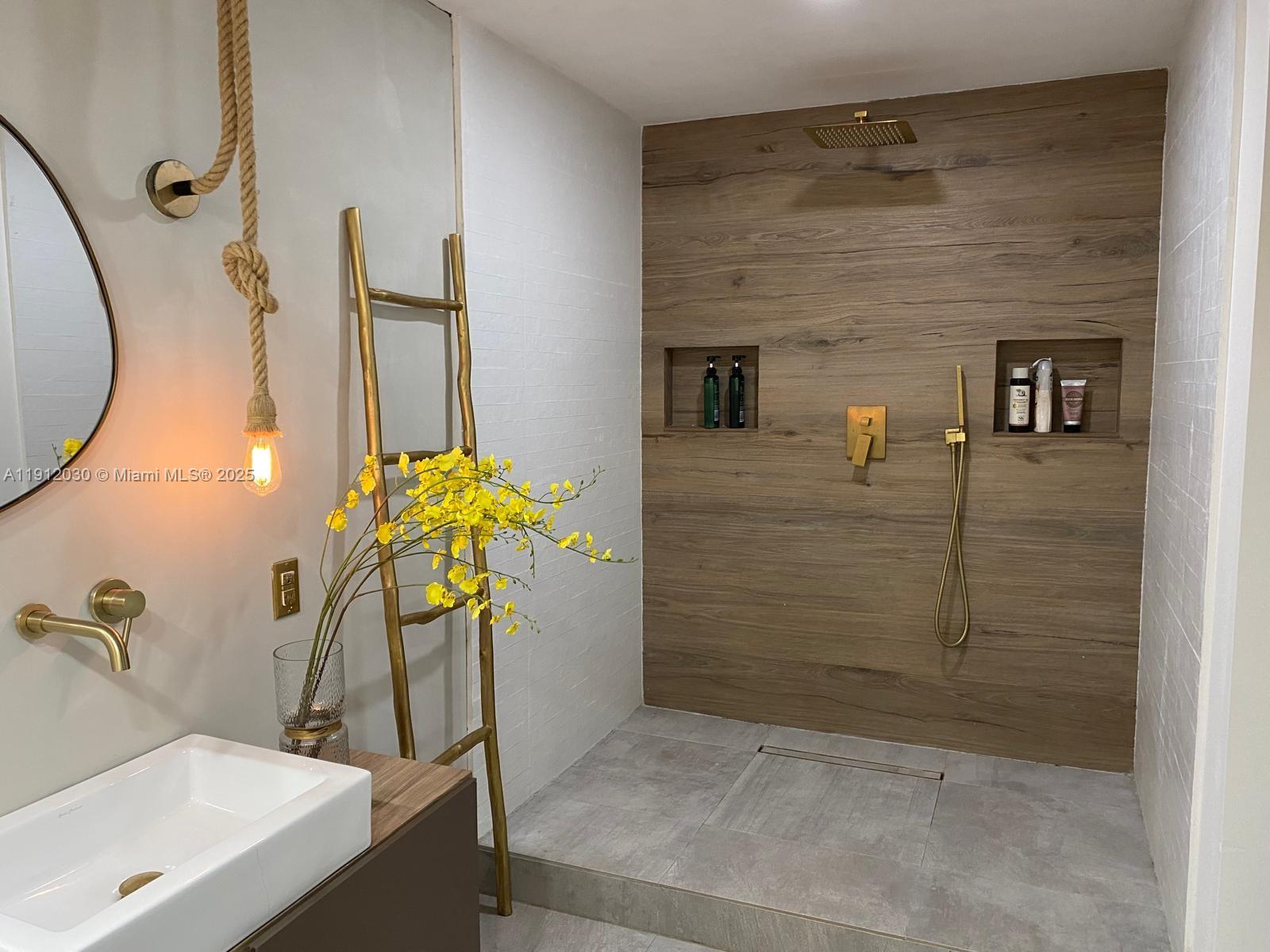 GALEN BREAKERS CONDOMINIU - Residential Lease