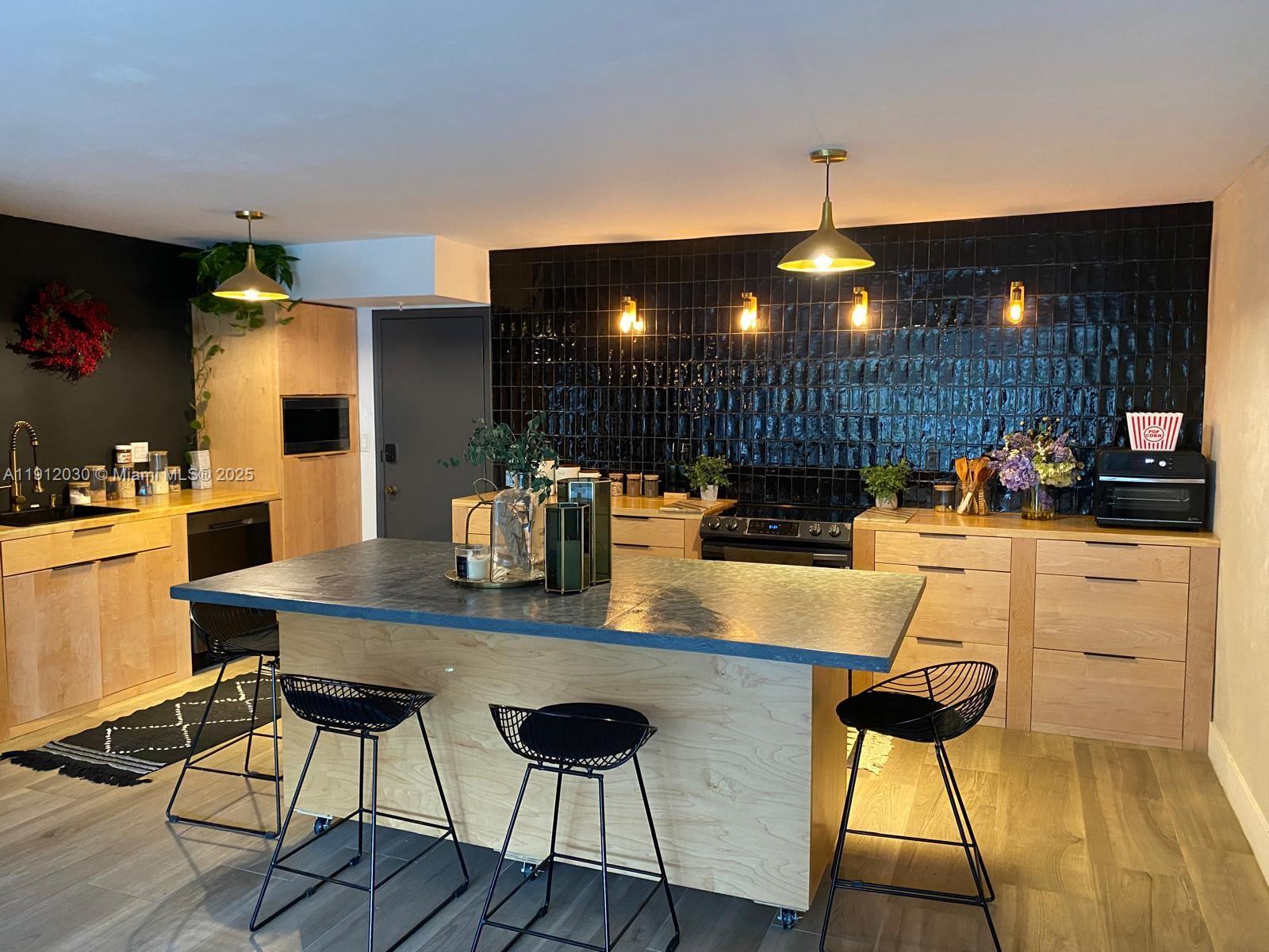 GALEN BREAKERS CONDOMINIU - Residential Lease