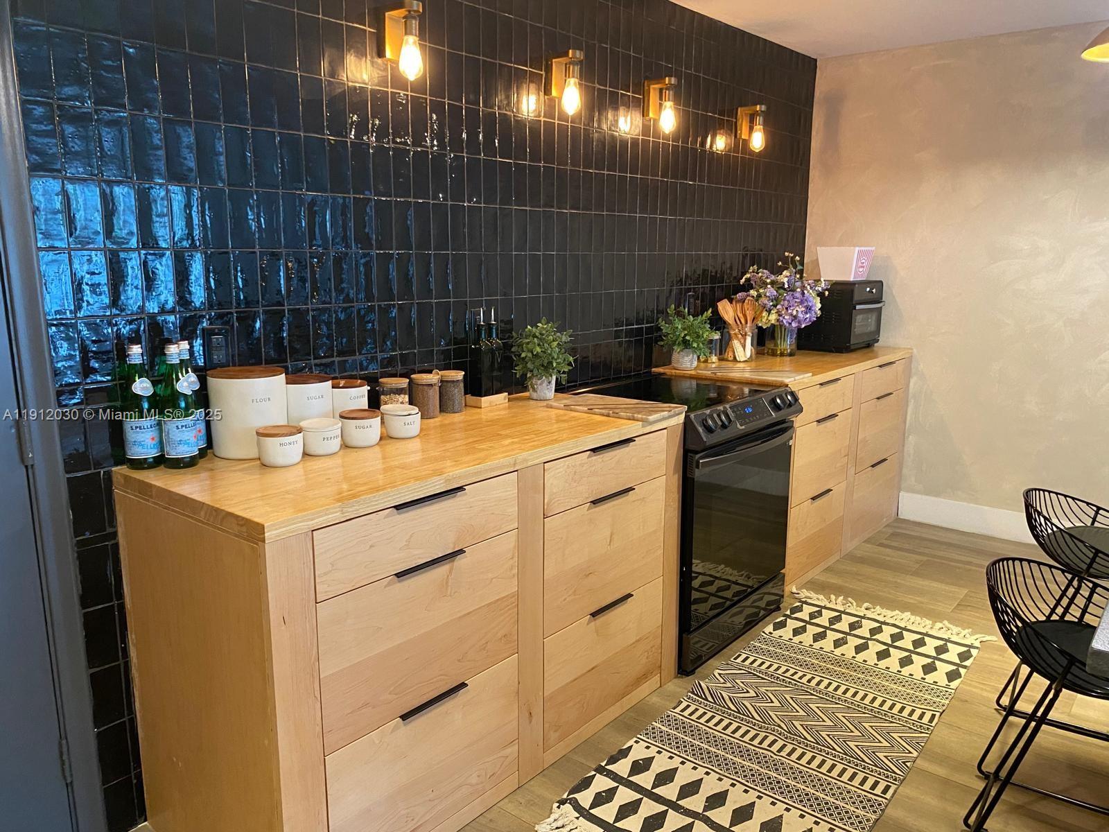 GALEN BREAKERS CONDOMINIU - Residential Lease