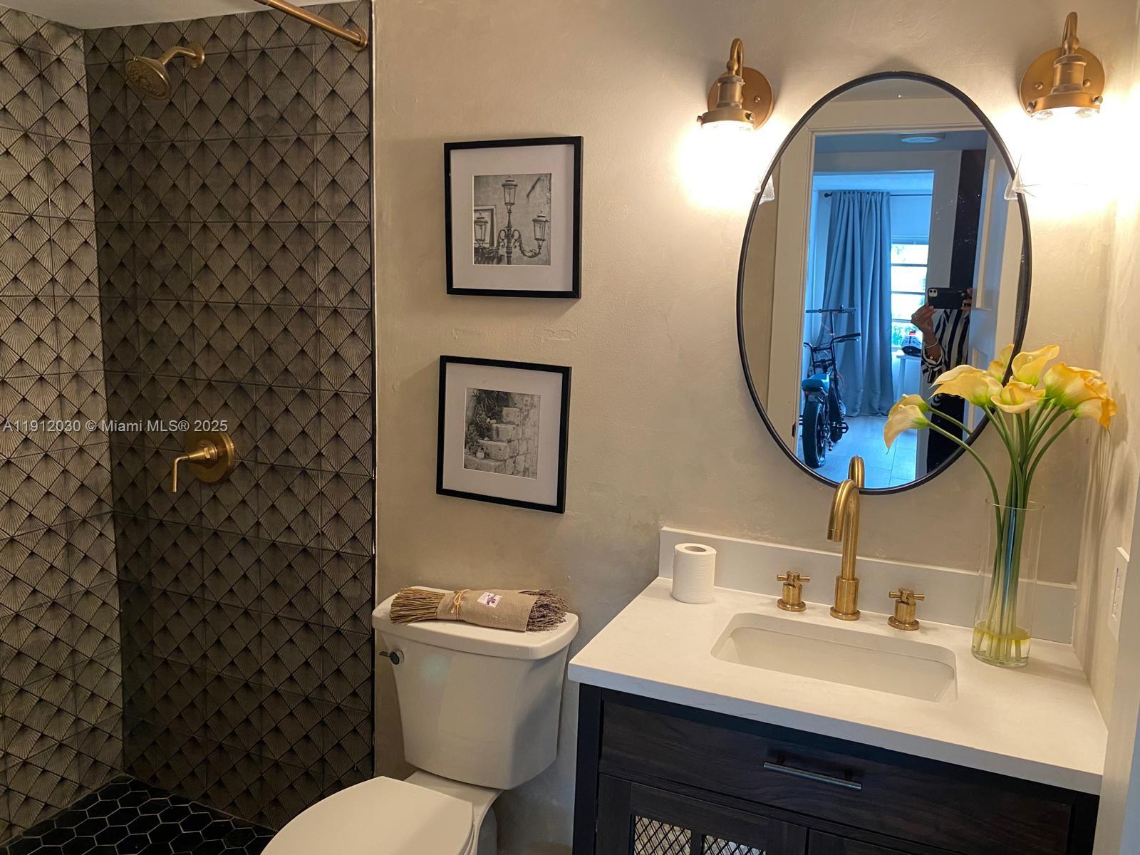 GALEN BREAKERS CONDOMINIU - Residential Lease