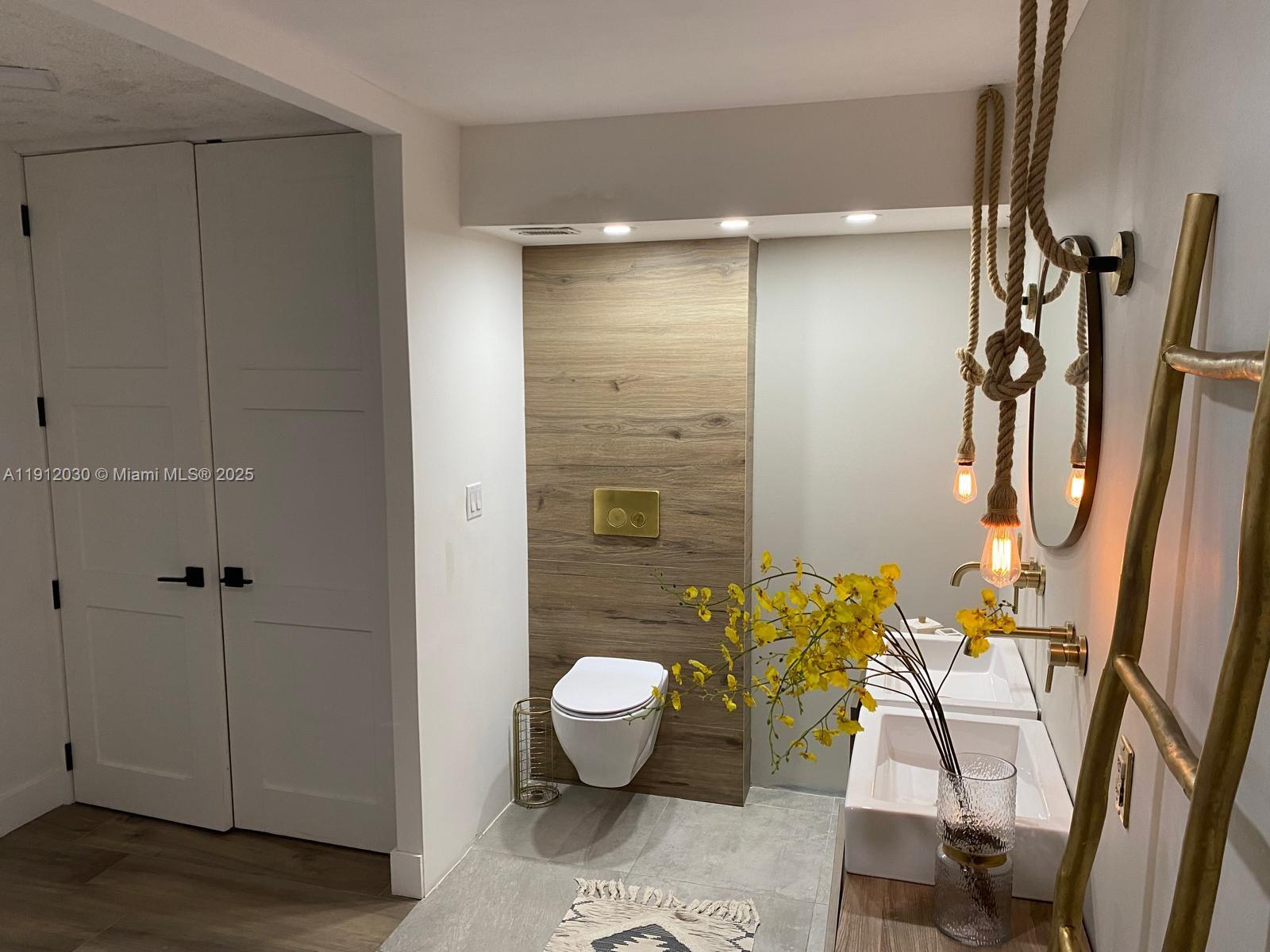 GALEN BREAKERS CONDOMINIU - Residential Lease