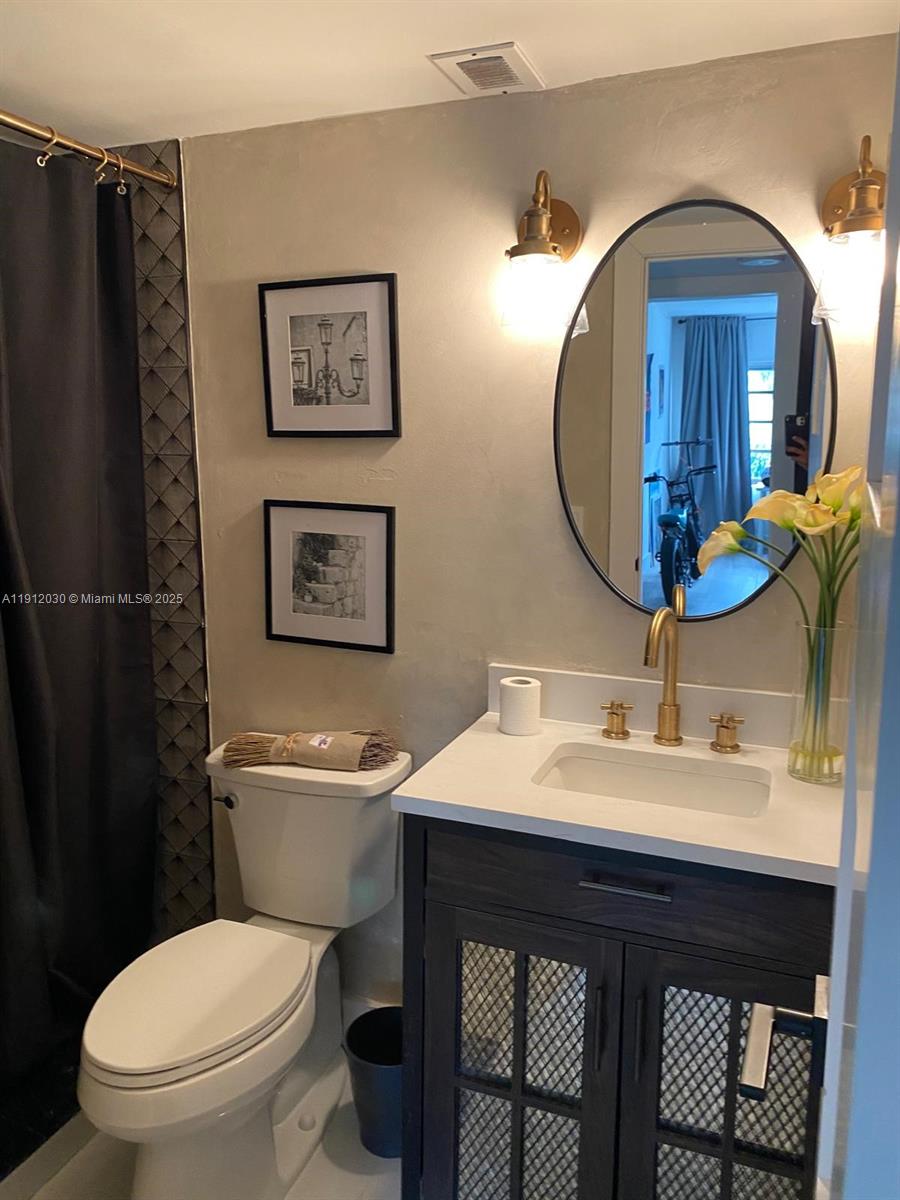 GALEN BREAKERS CONDOMINIU - Residential Lease