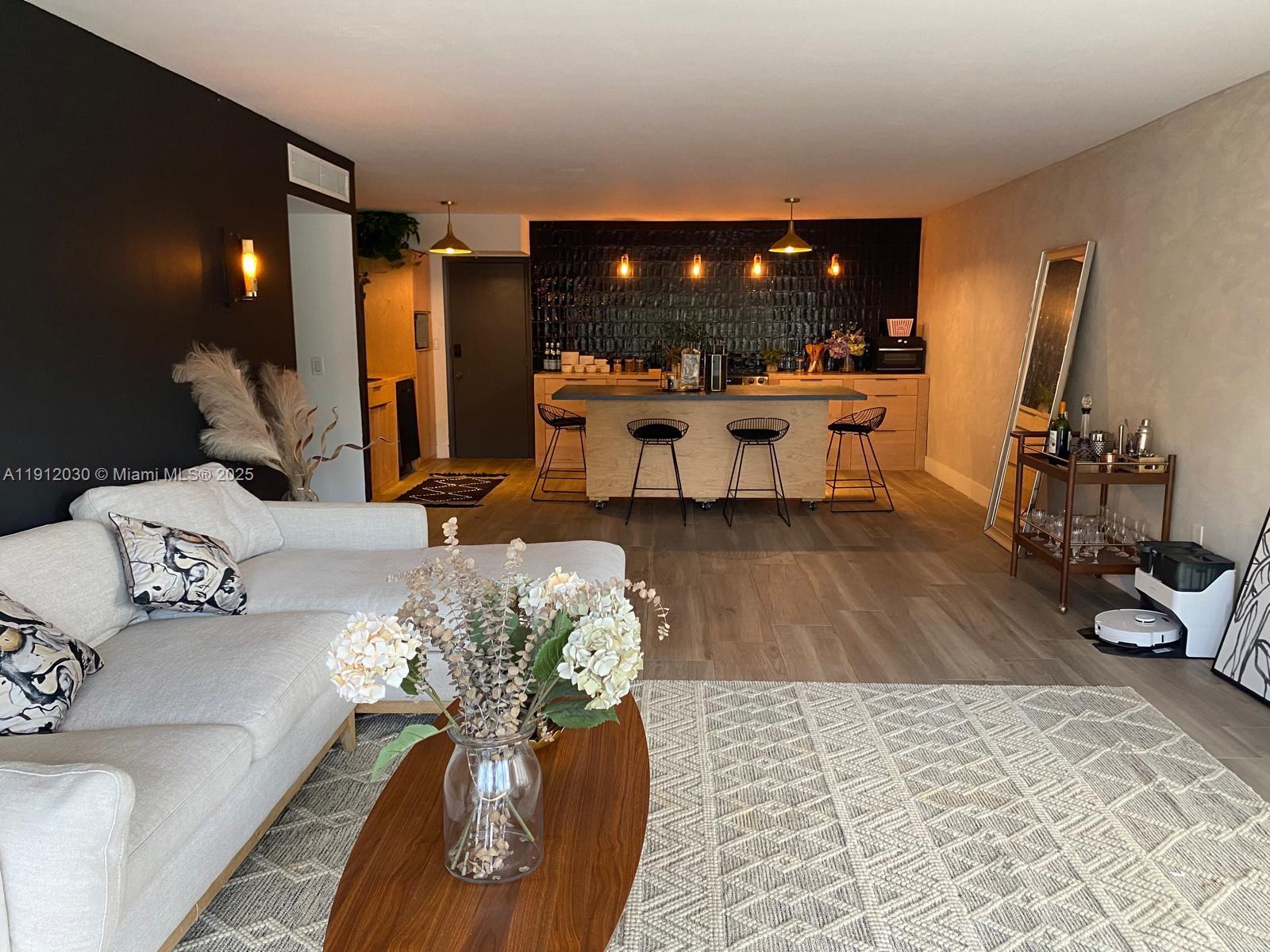 GALEN BREAKERS CONDOMINIU - Residential Lease