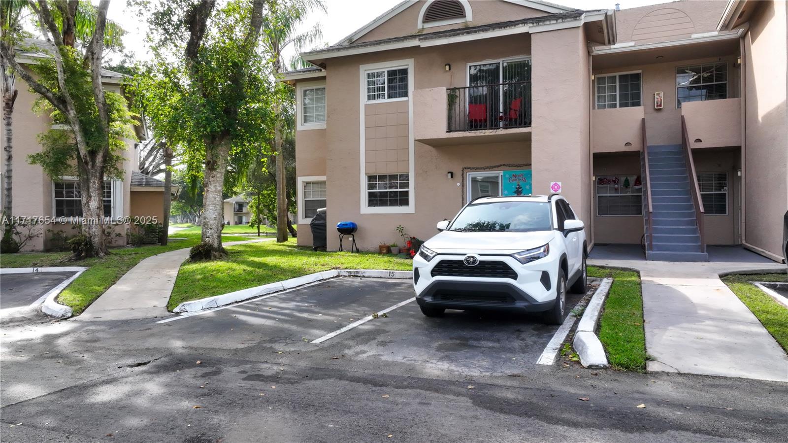 Property for Sale at 2331 Nw 96th Ter 17A, Pembroke Pines, Miami-Dade County, Florida - Bedrooms: 2 
Bathrooms: 2  - $298,000