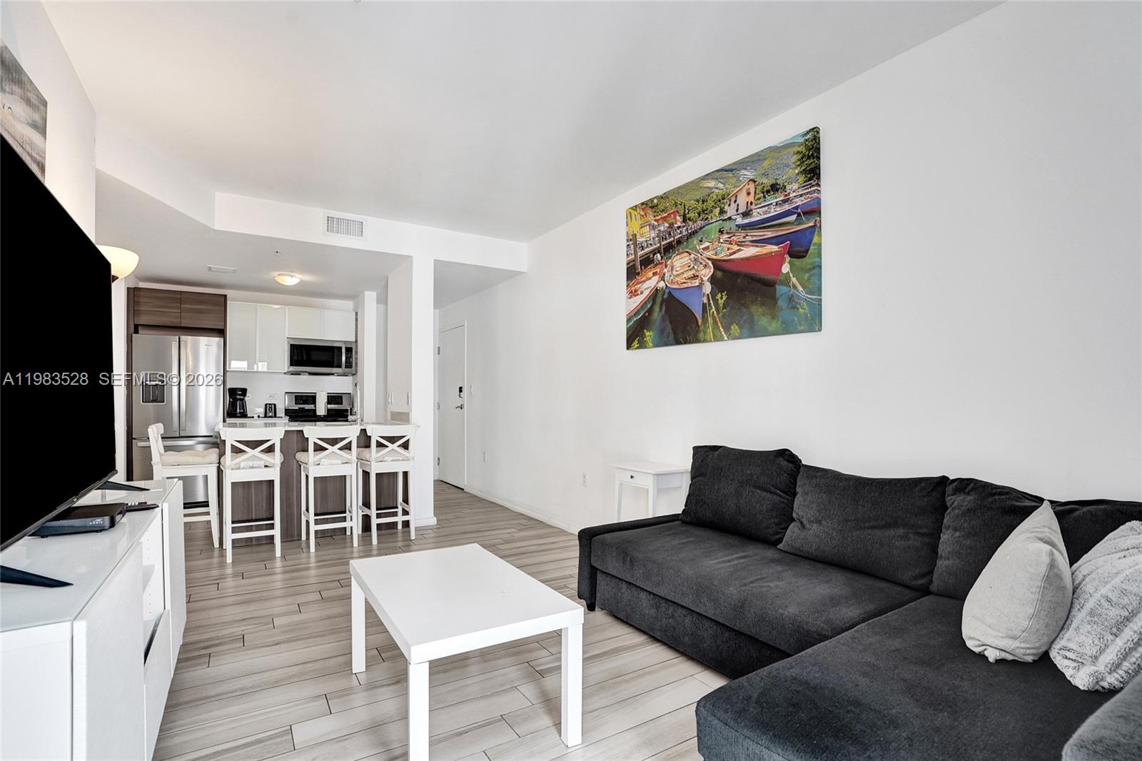 EMILIA CONDO - Residential